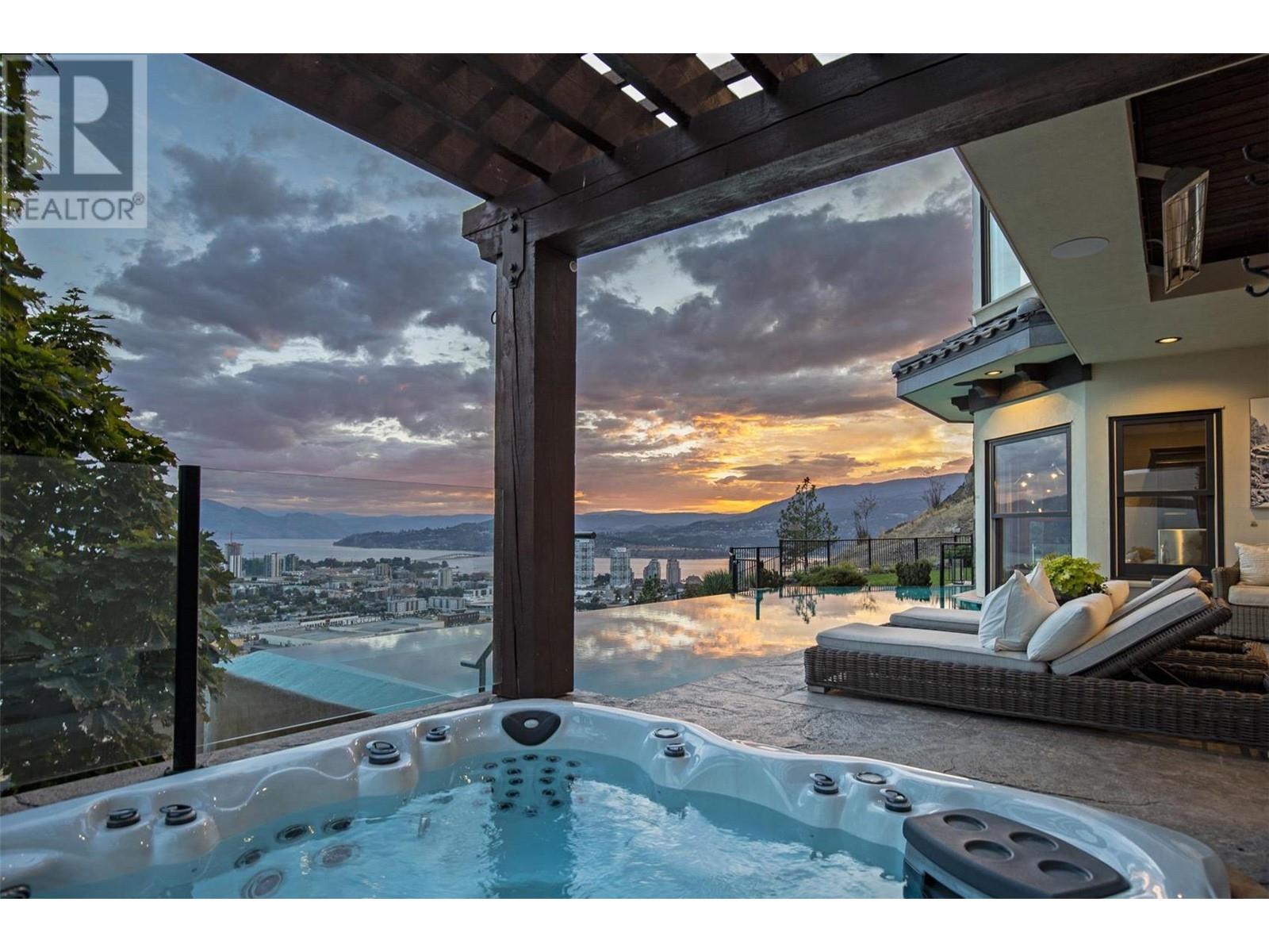 1113 Parkbluff Lane, Kelowna