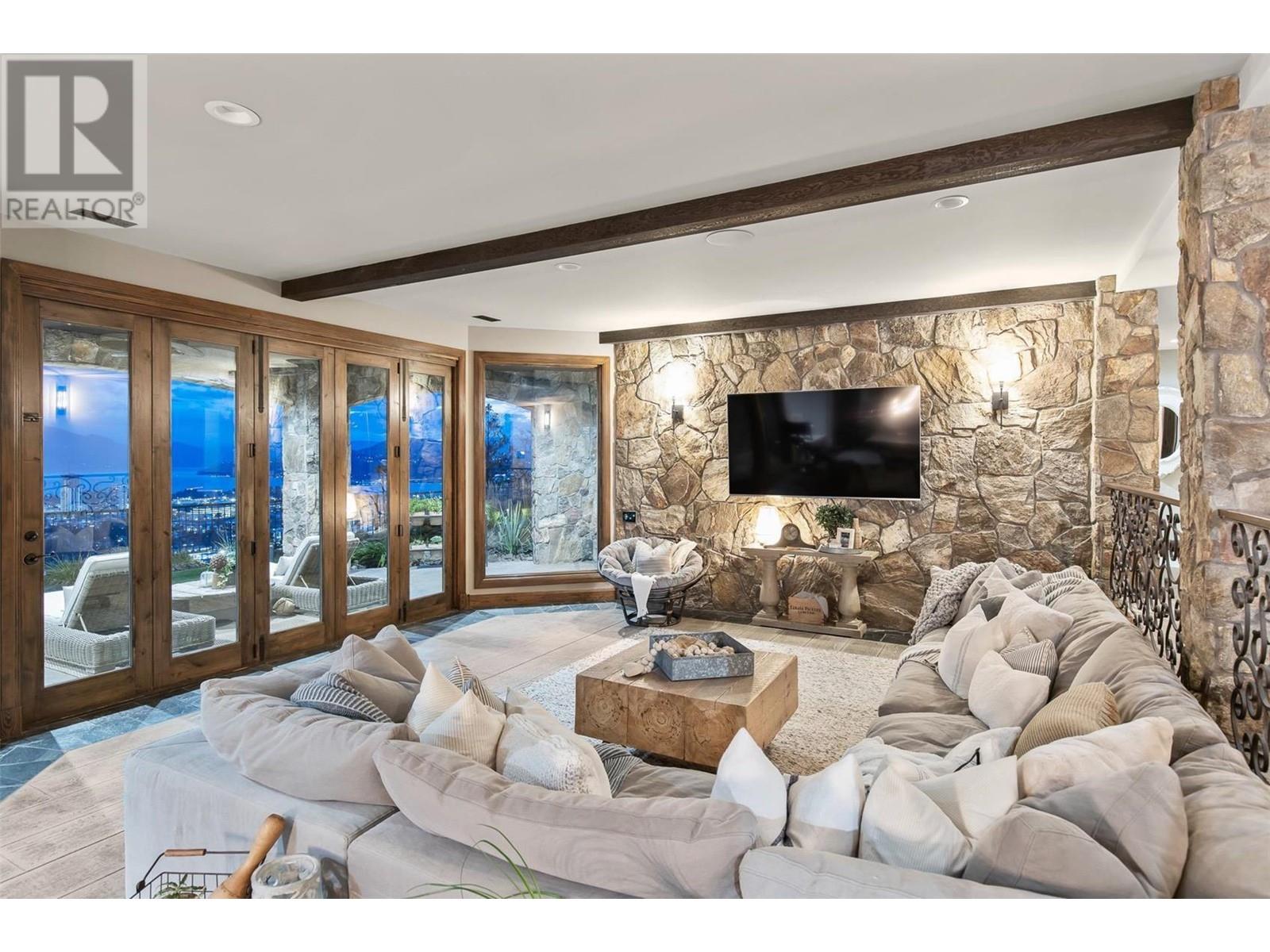 1113 Parkbluff Lane, Kelowna