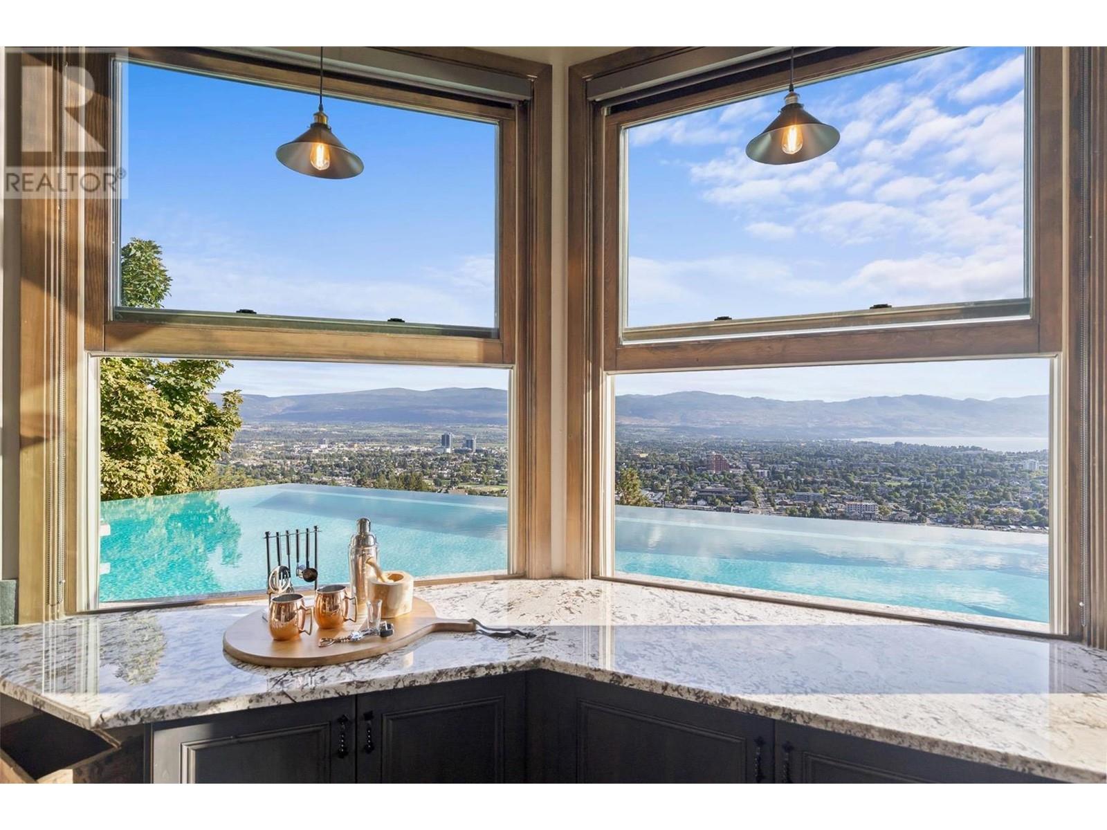 1113 Parkbluff Lane, Kelowna