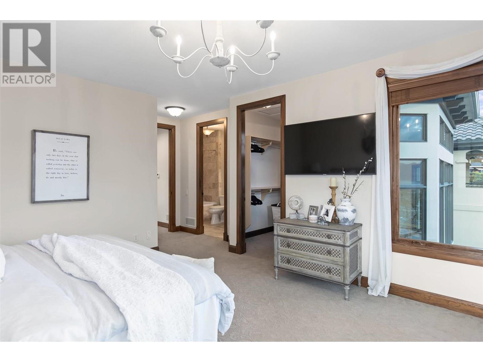1113 Parkbluff Lane, Kelowna