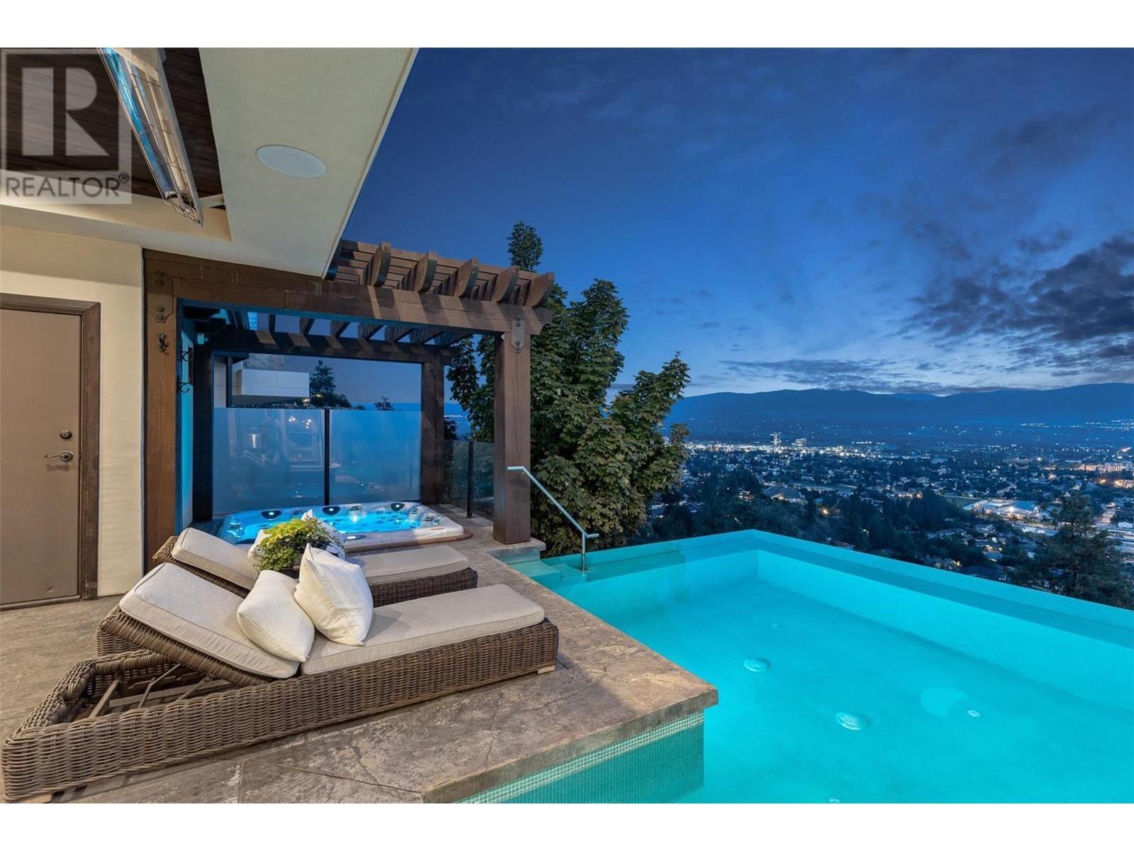 1113 Parkbluff Lane, Kelowna