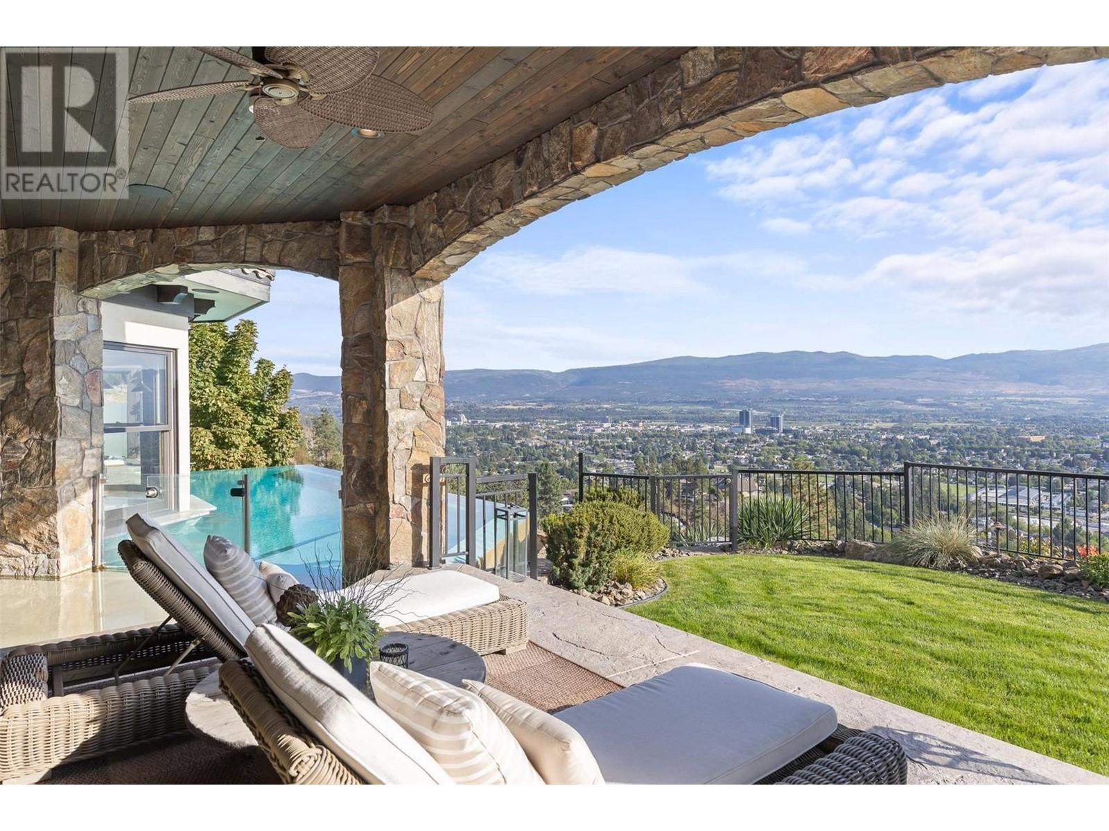 1113 Parkbluff Lane, Kelowna
