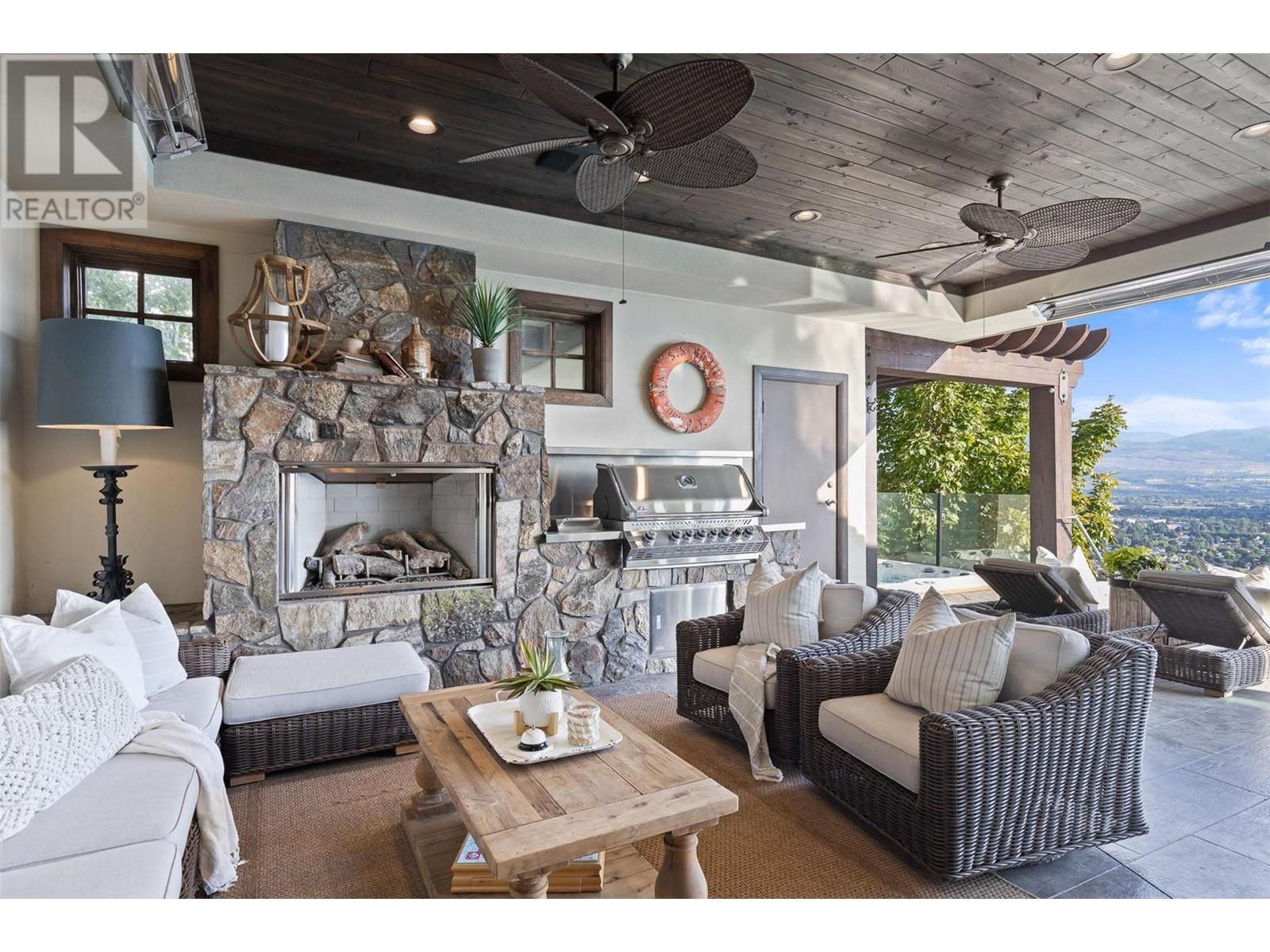 1113 Parkbluff Lane, Kelowna