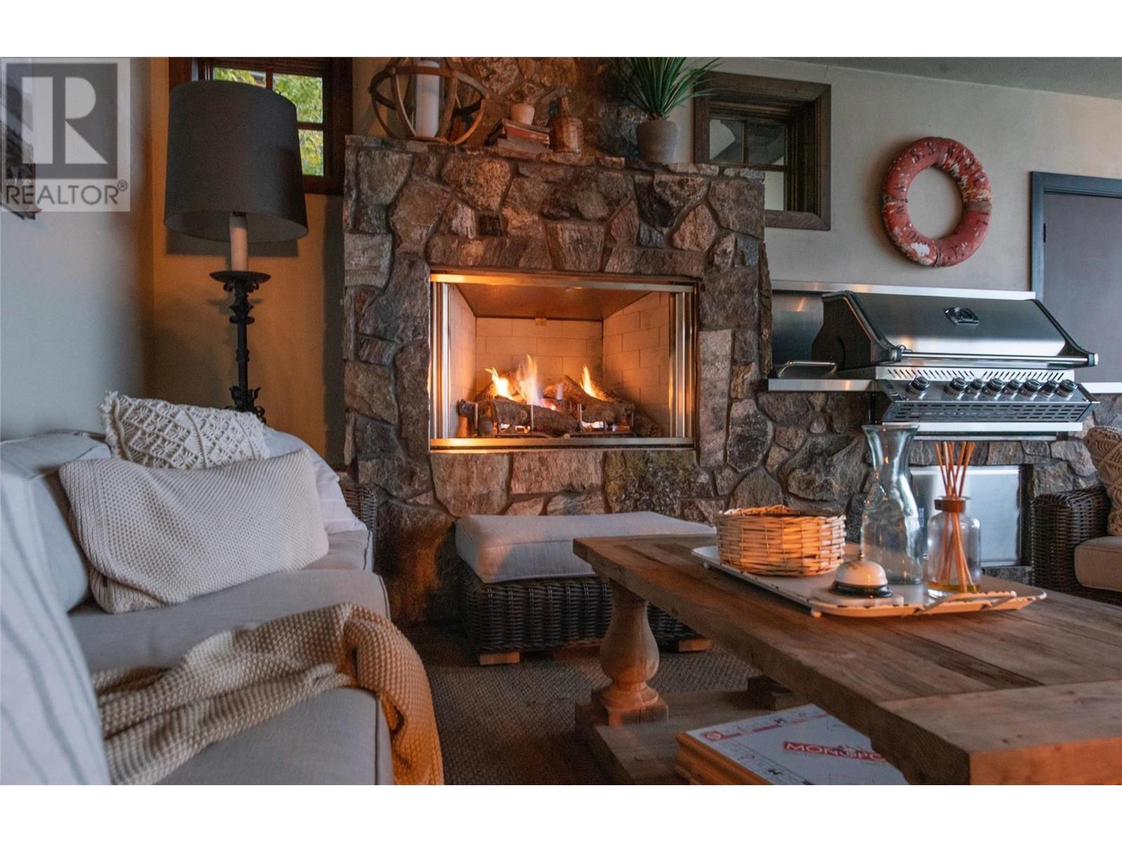 1113 Parkbluff Lane, Kelowna