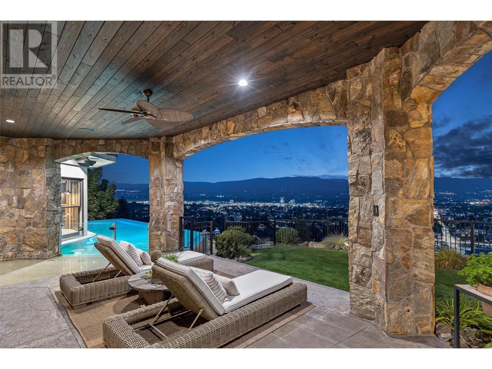 1113 Parkbluff Lane, Kelowna