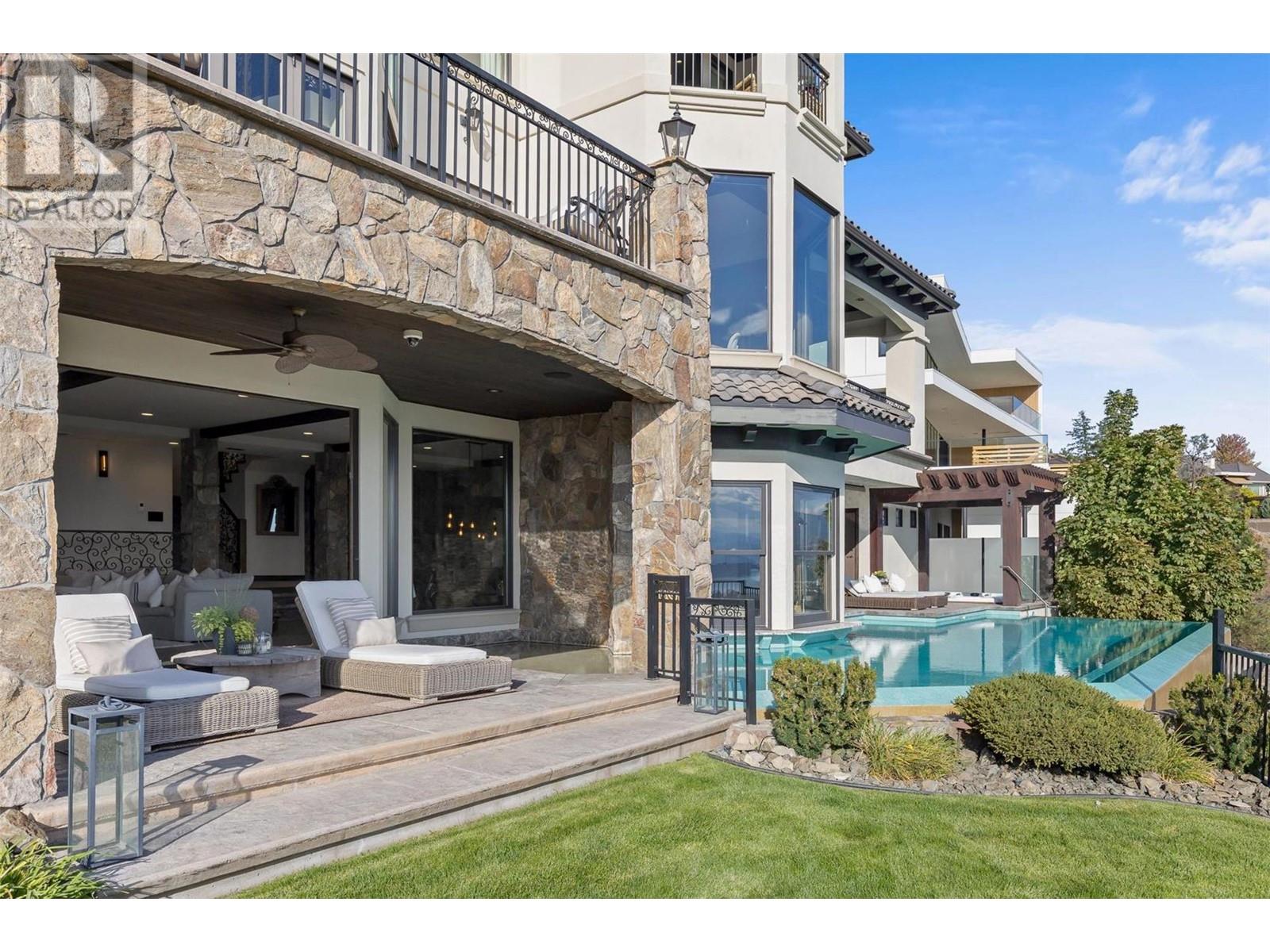 1113 Parkbluff Lane, Kelowna
