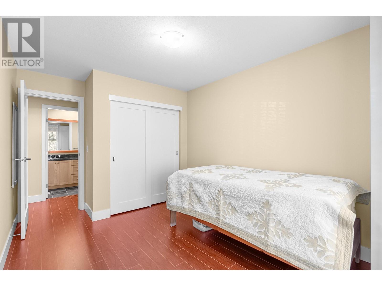 225 SALTER STREET, New Westminster