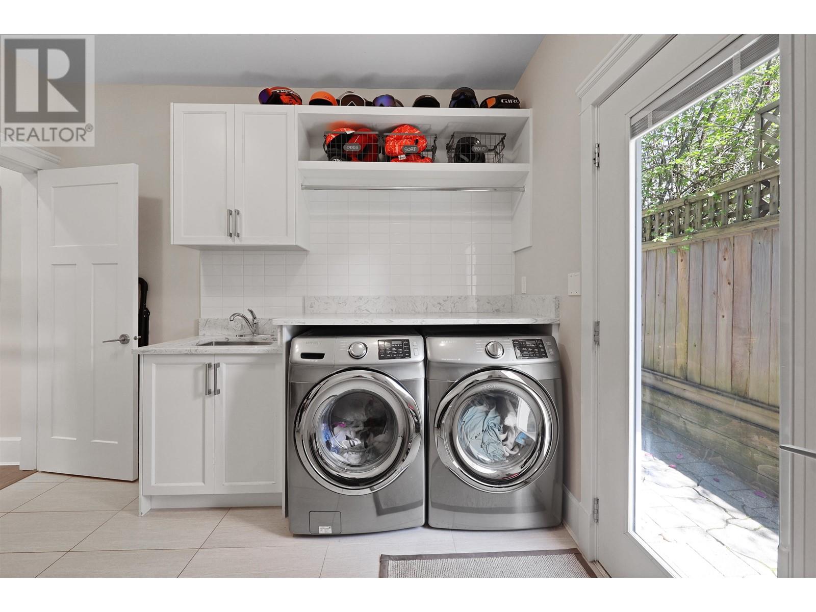 457 E 12TH STREET, North Vancouver