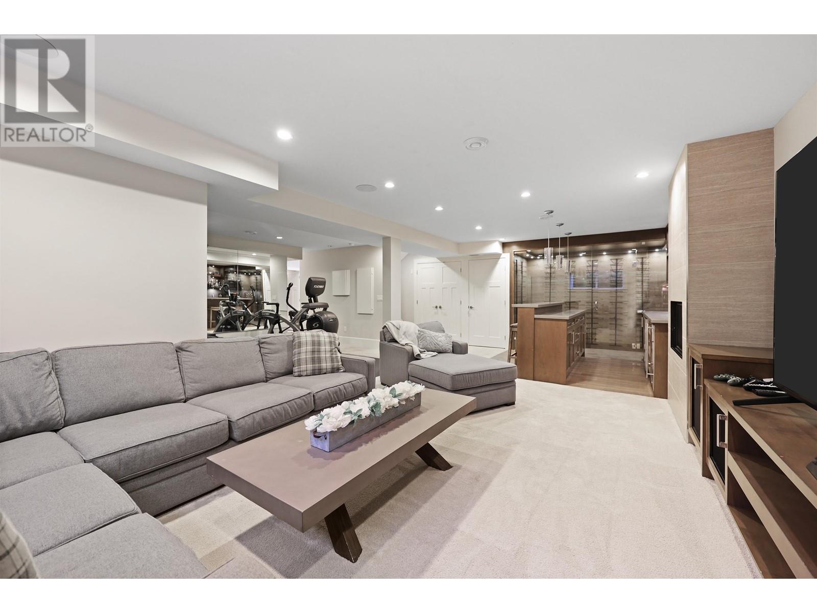 457 E 12TH STREET, North Vancouver