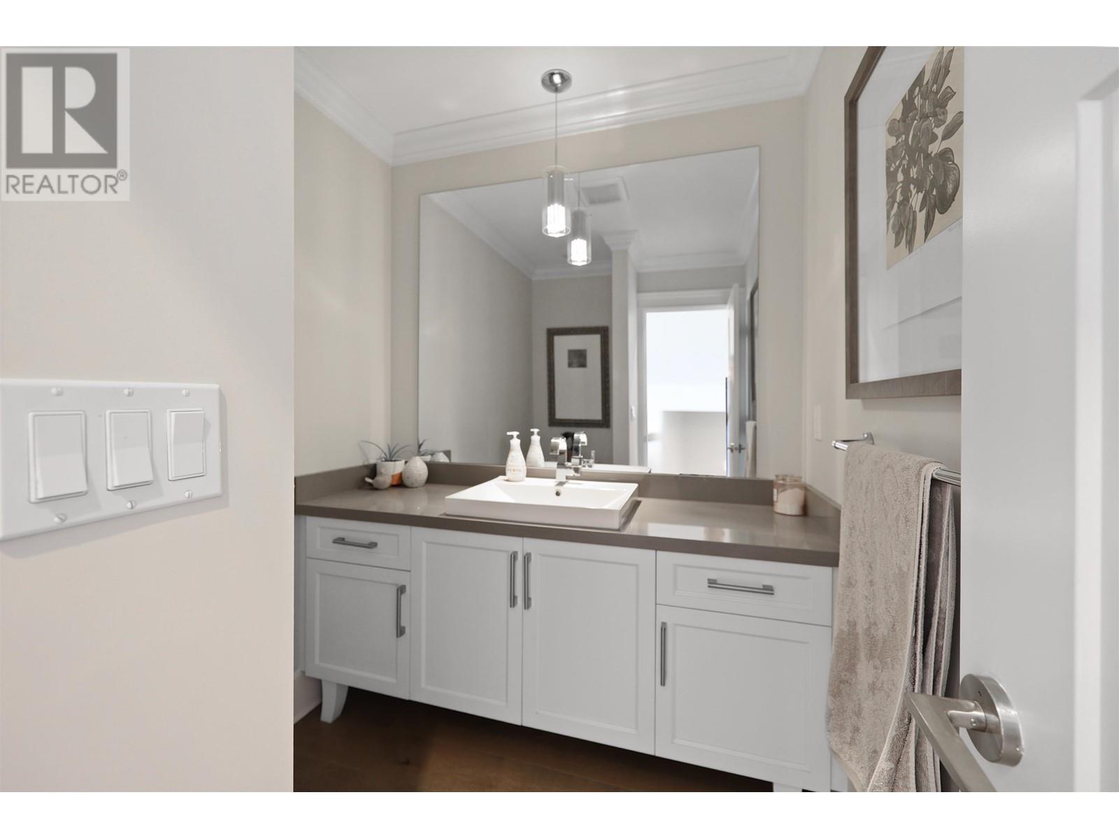 457 E 12TH STREET, North Vancouver