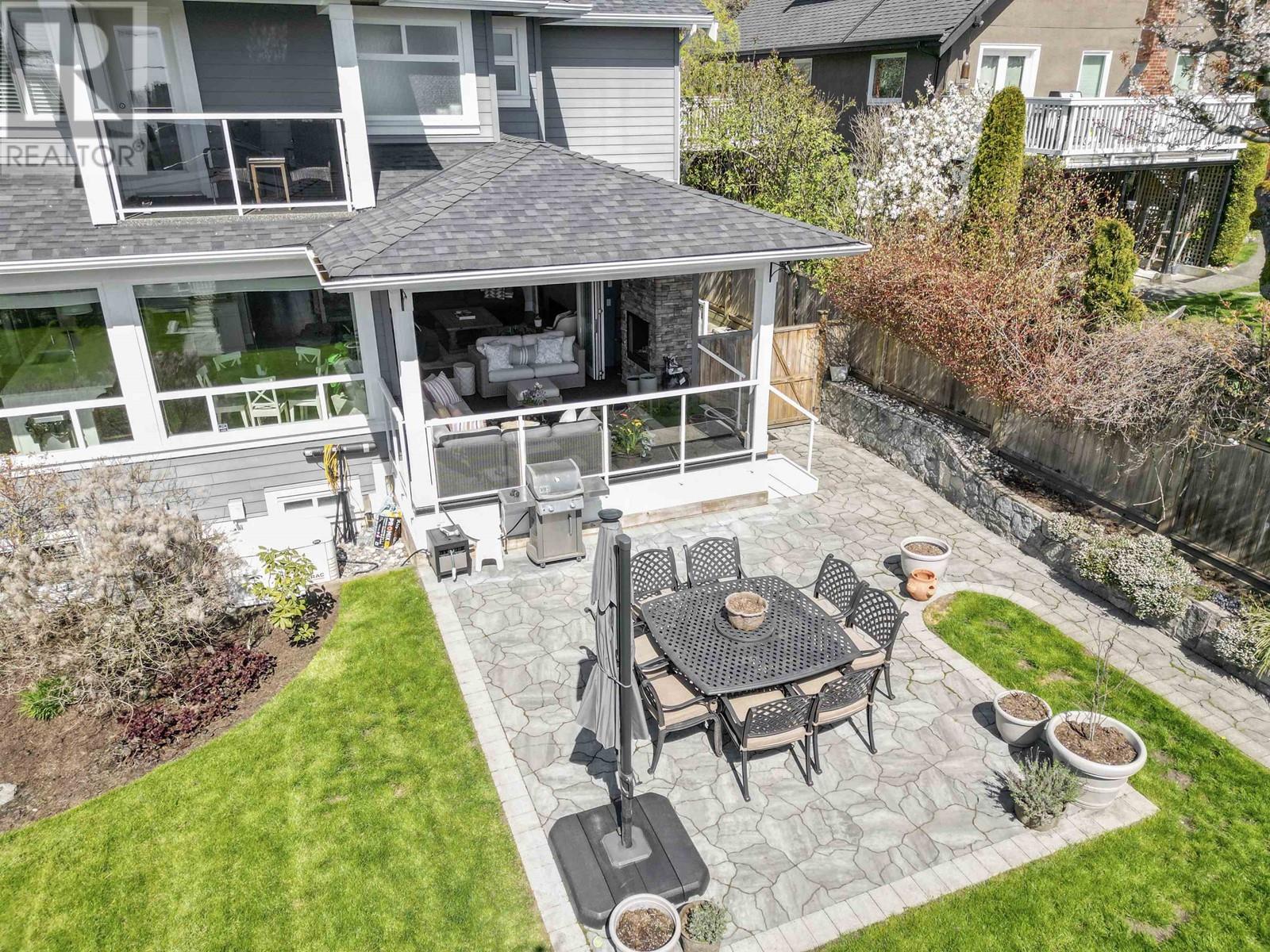 457 E 12TH STREET, North Vancouver