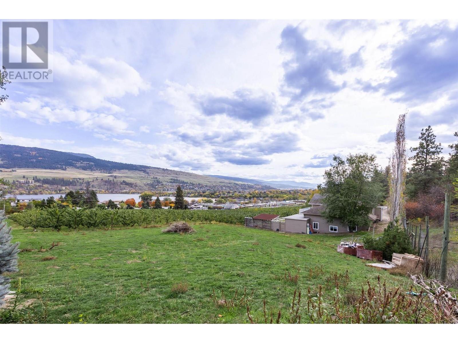  11938 Oceola Road, Lake Country