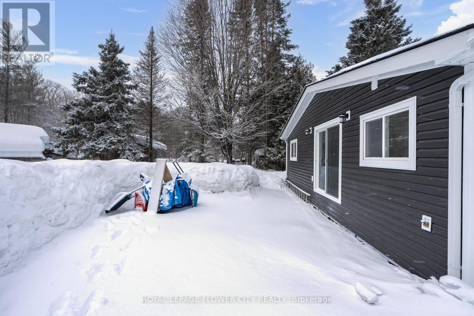 Photo 11 of 7826 Lake Jospeh Road, Georgian Bay ON
