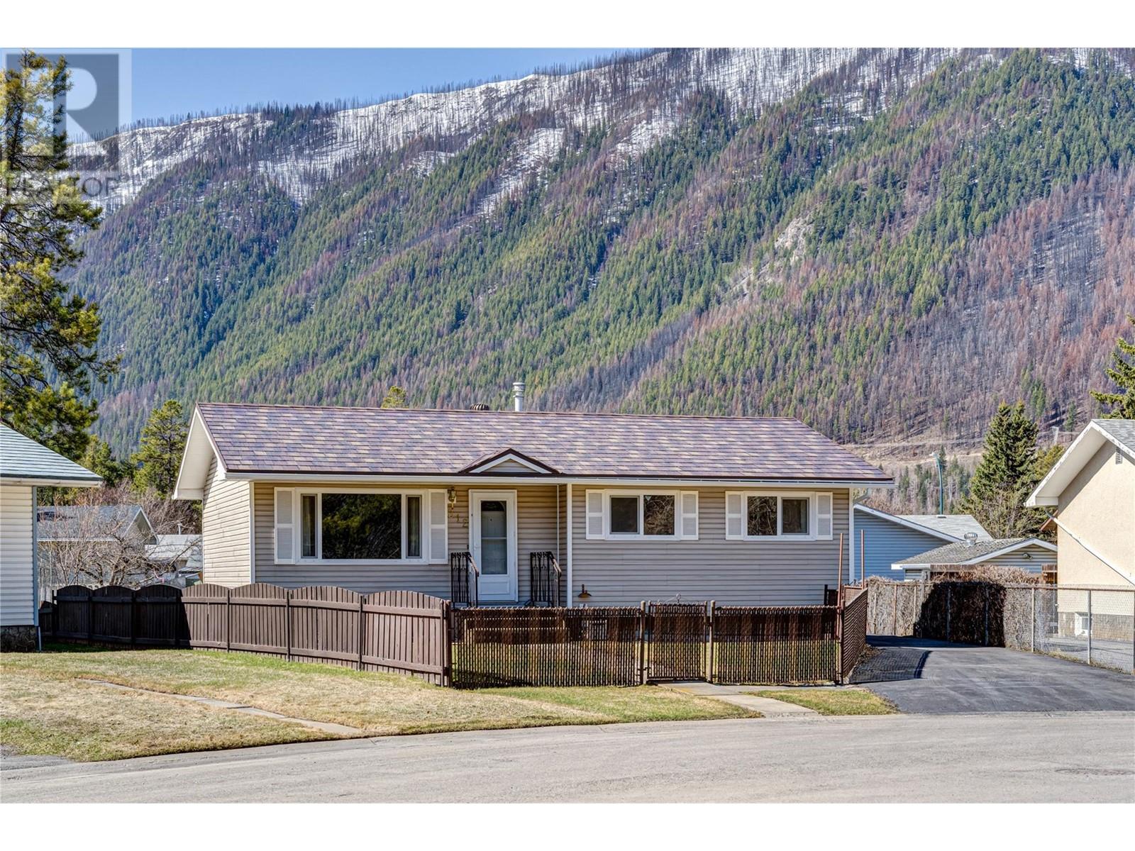 312 Alpine Place, Sparwood