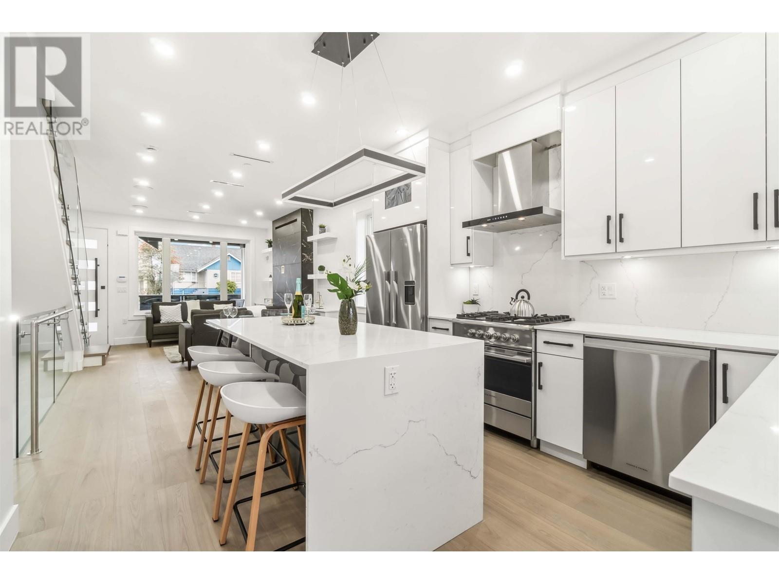 Photo 12 of 2 5737 Clarendon Street, Vancouver BC