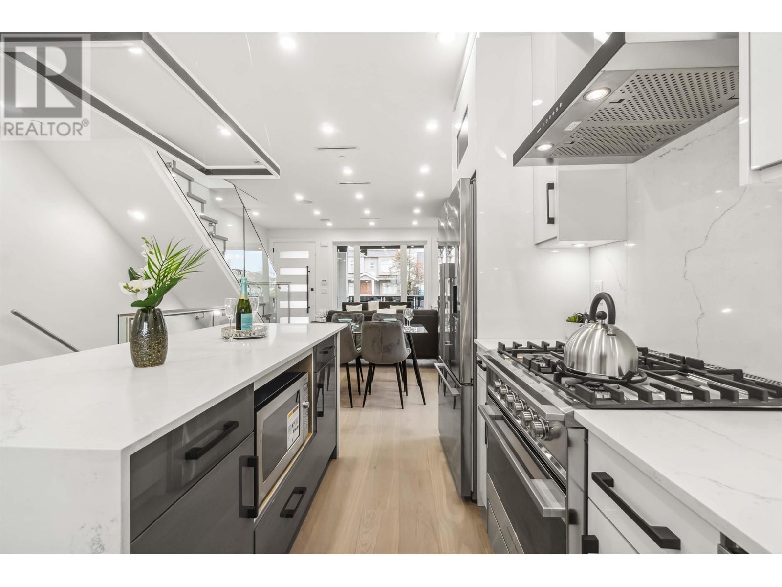 Photo 13 of 2 5737 Clarendon Street, Vancouver BC
