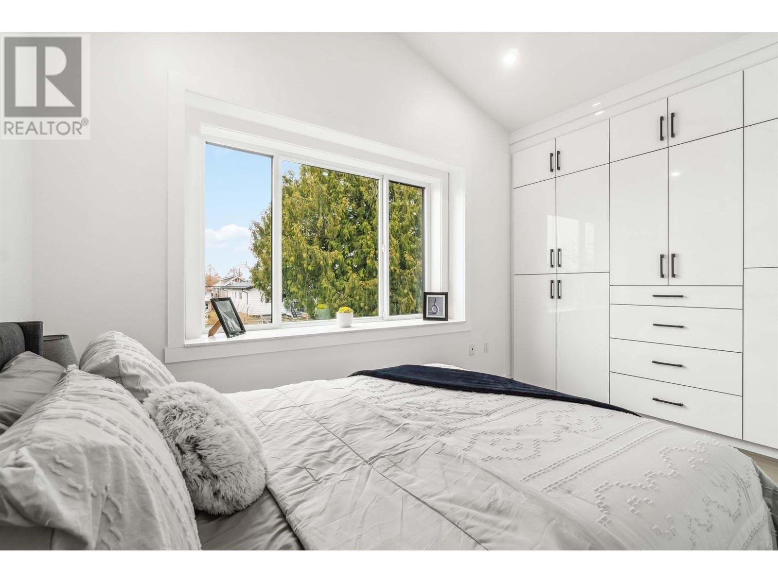 Photo 18 of 2 5737 Clarendon Street, Vancouver BC