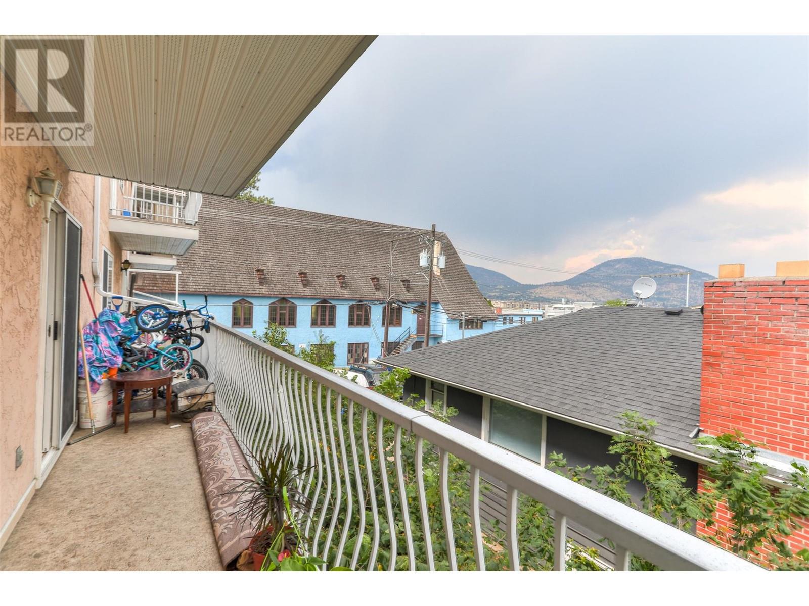 203 95 ECKHARDT Avenue, Penticton