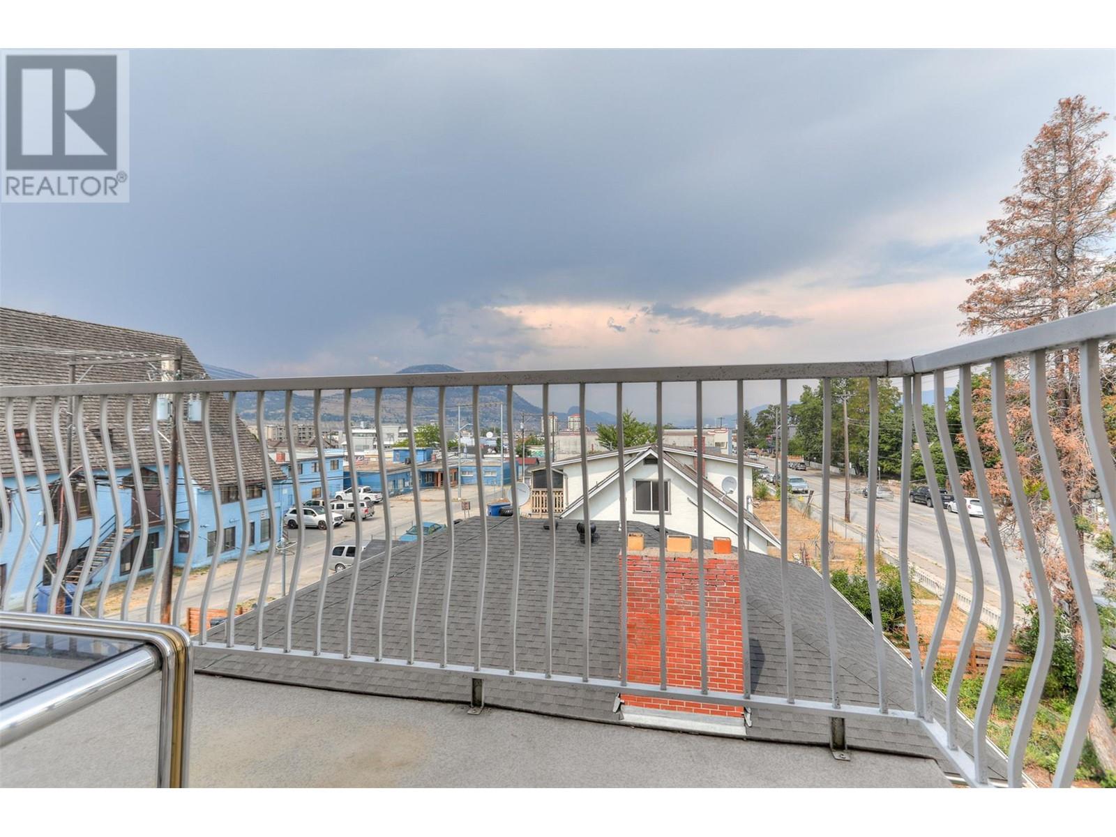 203 95 ECKHARDT Avenue, Penticton