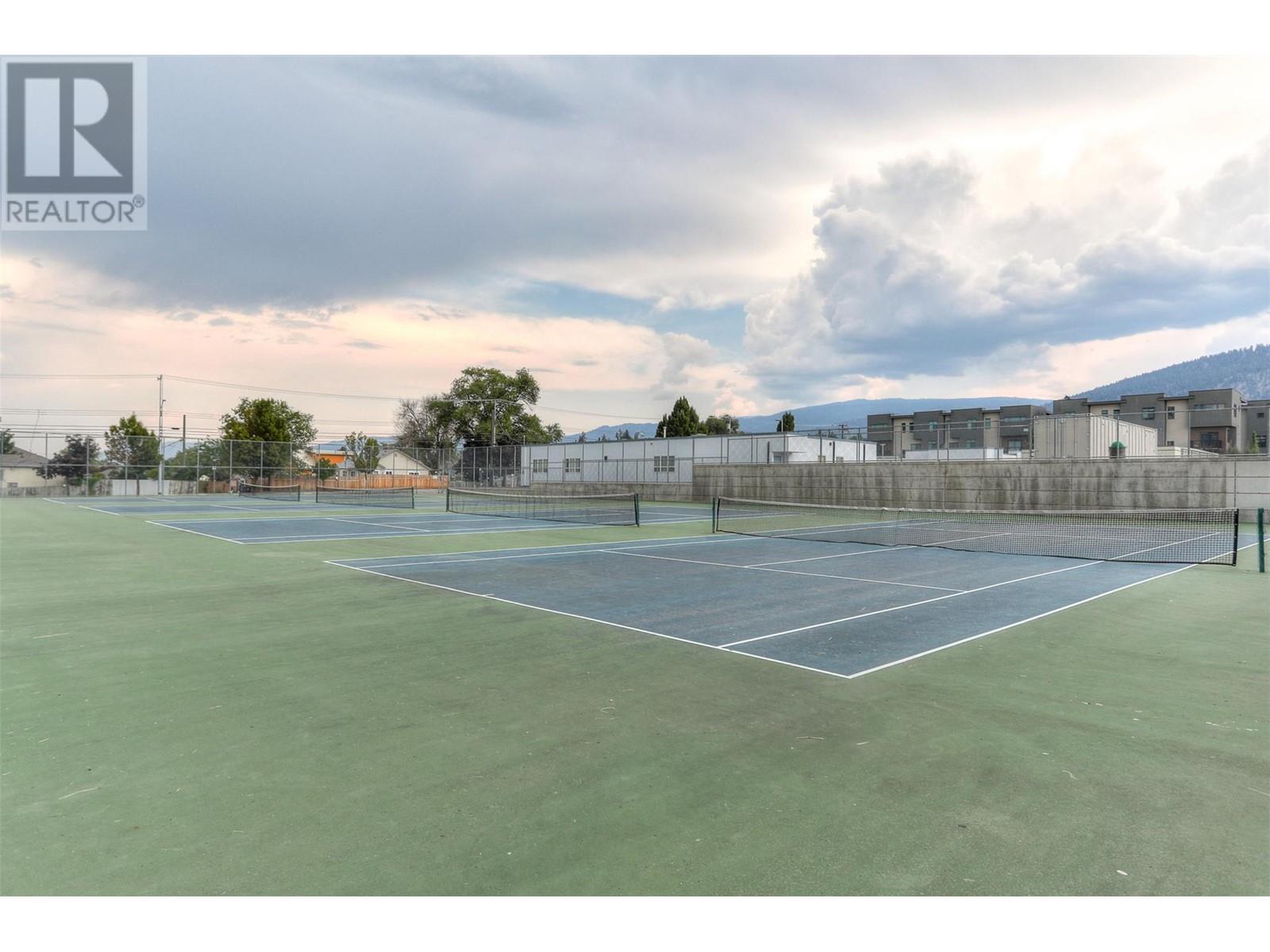 203 95 ECKHARDT Avenue, Penticton