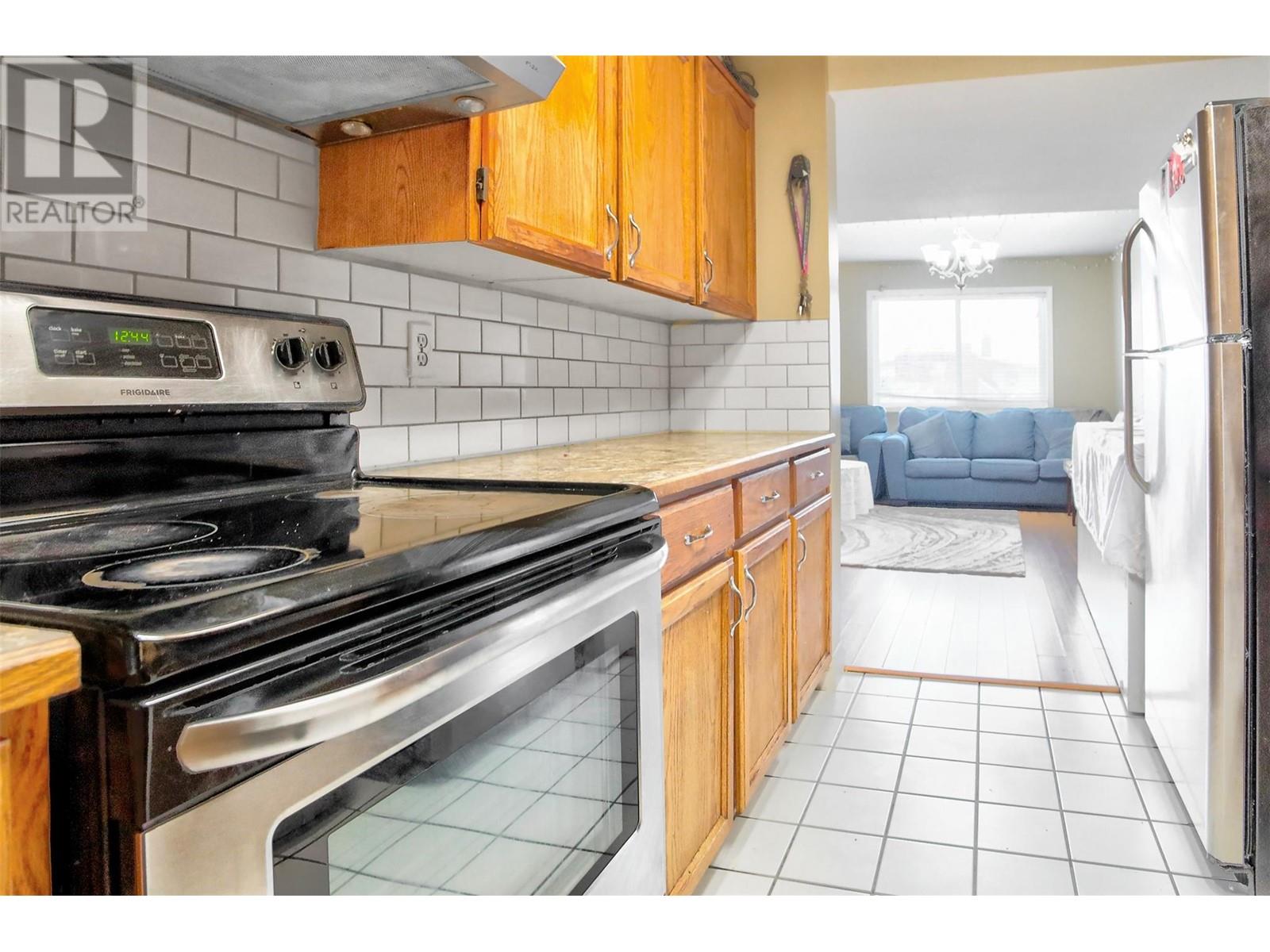 203 95 ECKHARDT Avenue, Penticton