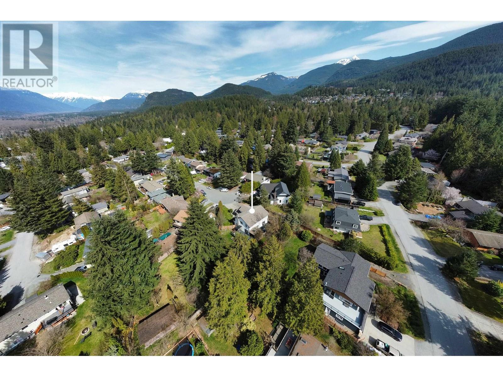 2548 NAIRN WAY, Squamish