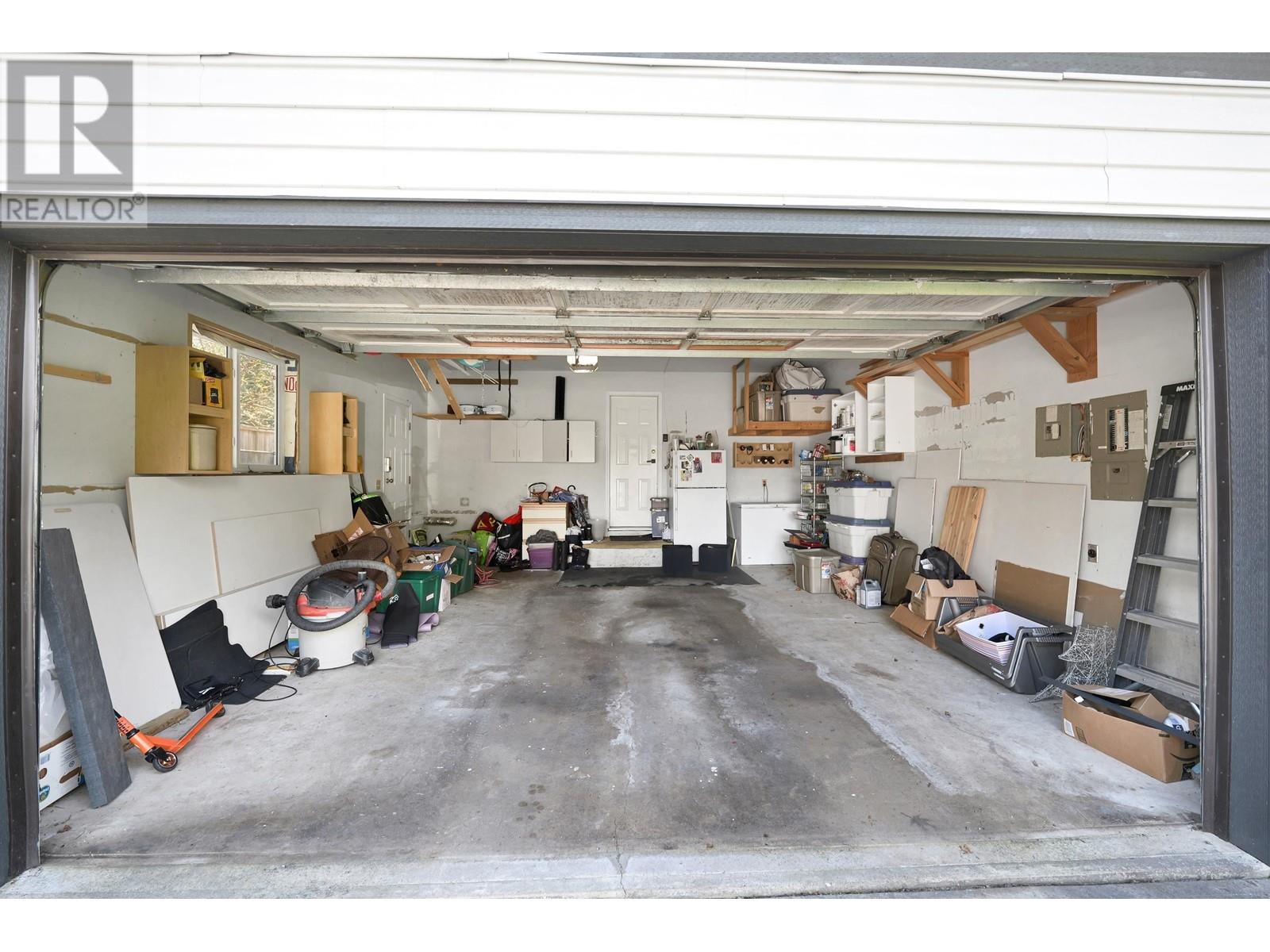 2548 NAIRN WAY, Squamish