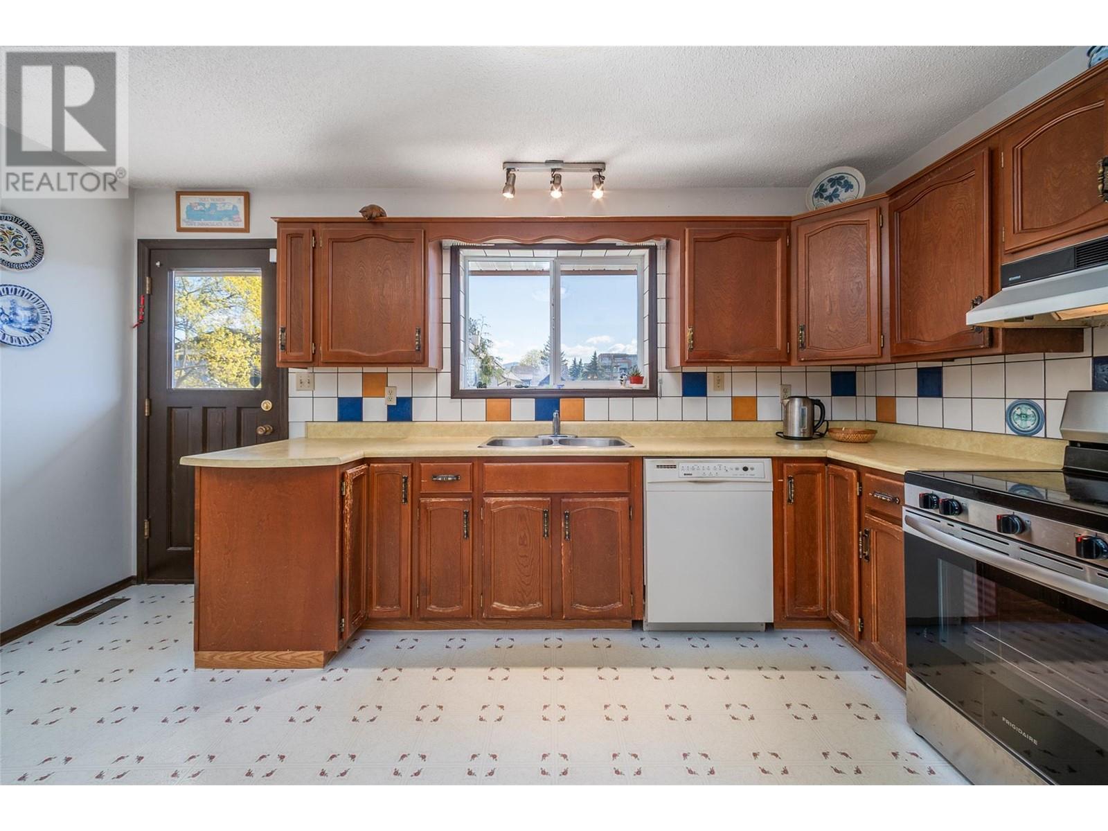 Photo 11 of 2681 Abbott Street, Kelowna BC
