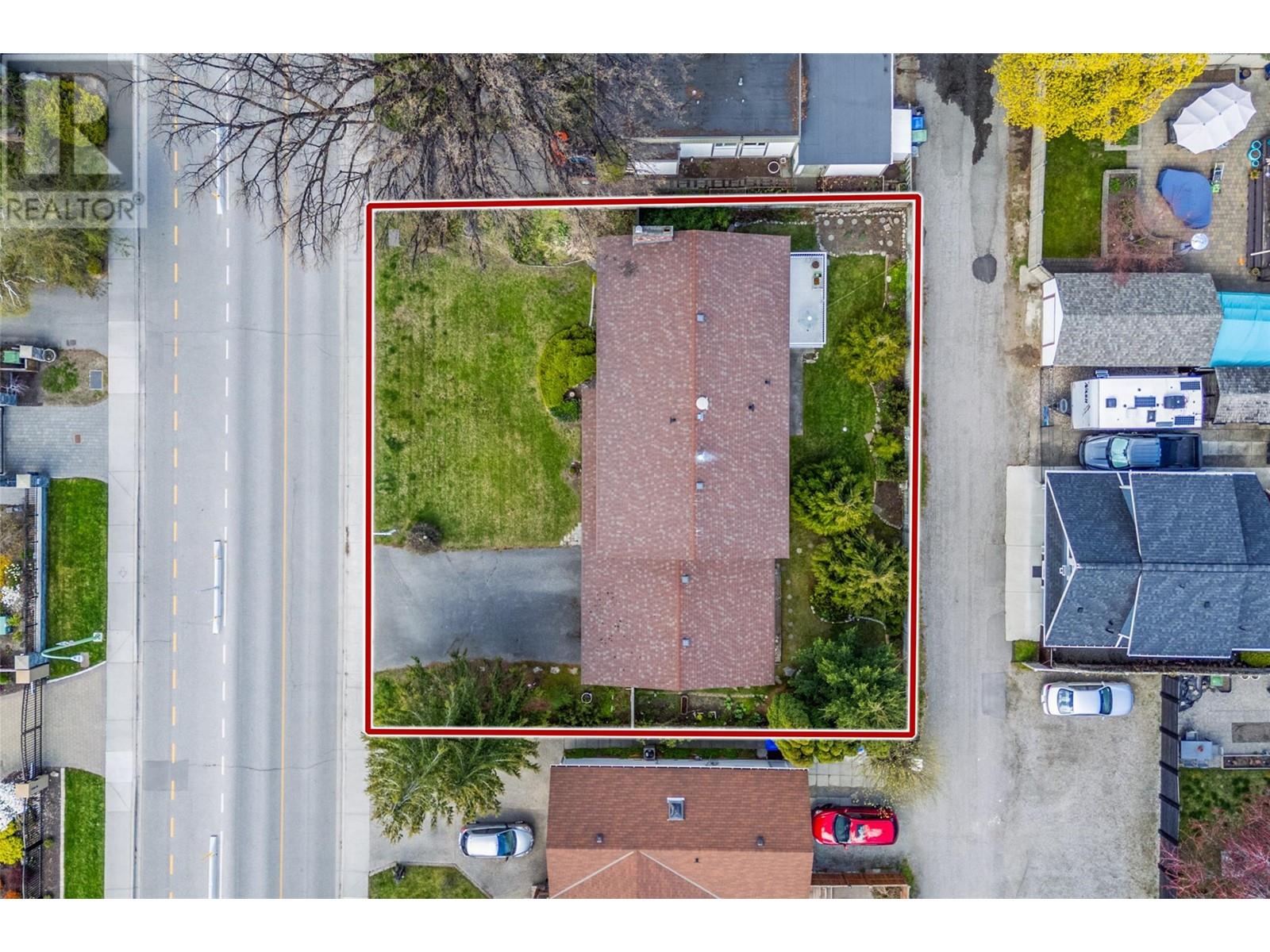 Photo 5 of 2681 Abbott Street, Kelowna BC