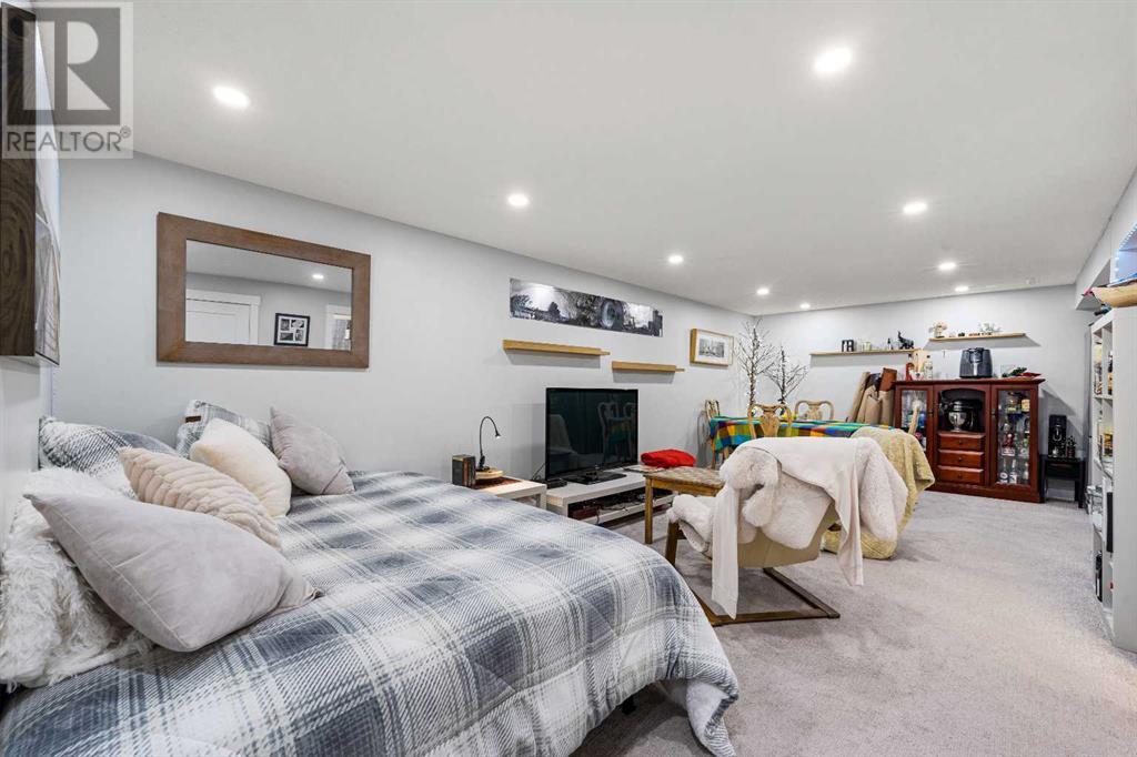Single Family House Bungalow for Sale in  Harmon Place SW Haysboro Calgary 