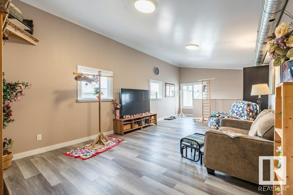 Photo 35 of 4813 50 Av, Wetaskiwin AB