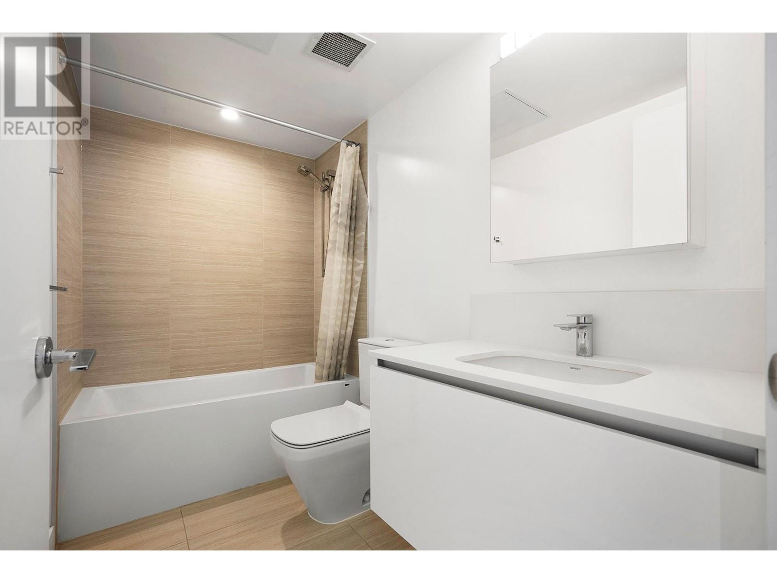 Photo 6 of 703 5788 Gilbert Road, Richmond BC