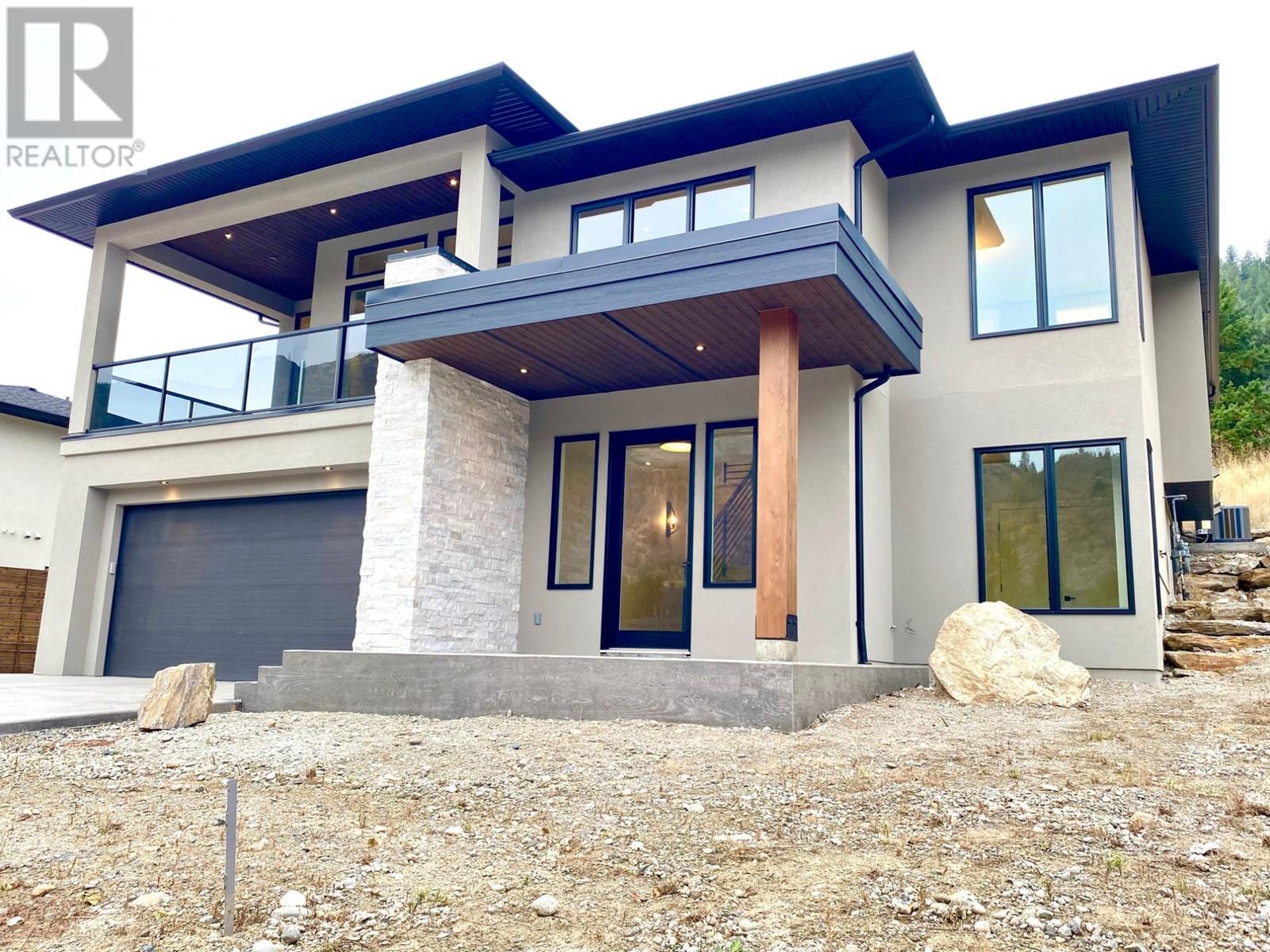 8781 RIVERSIDE Drive, Grand Forks