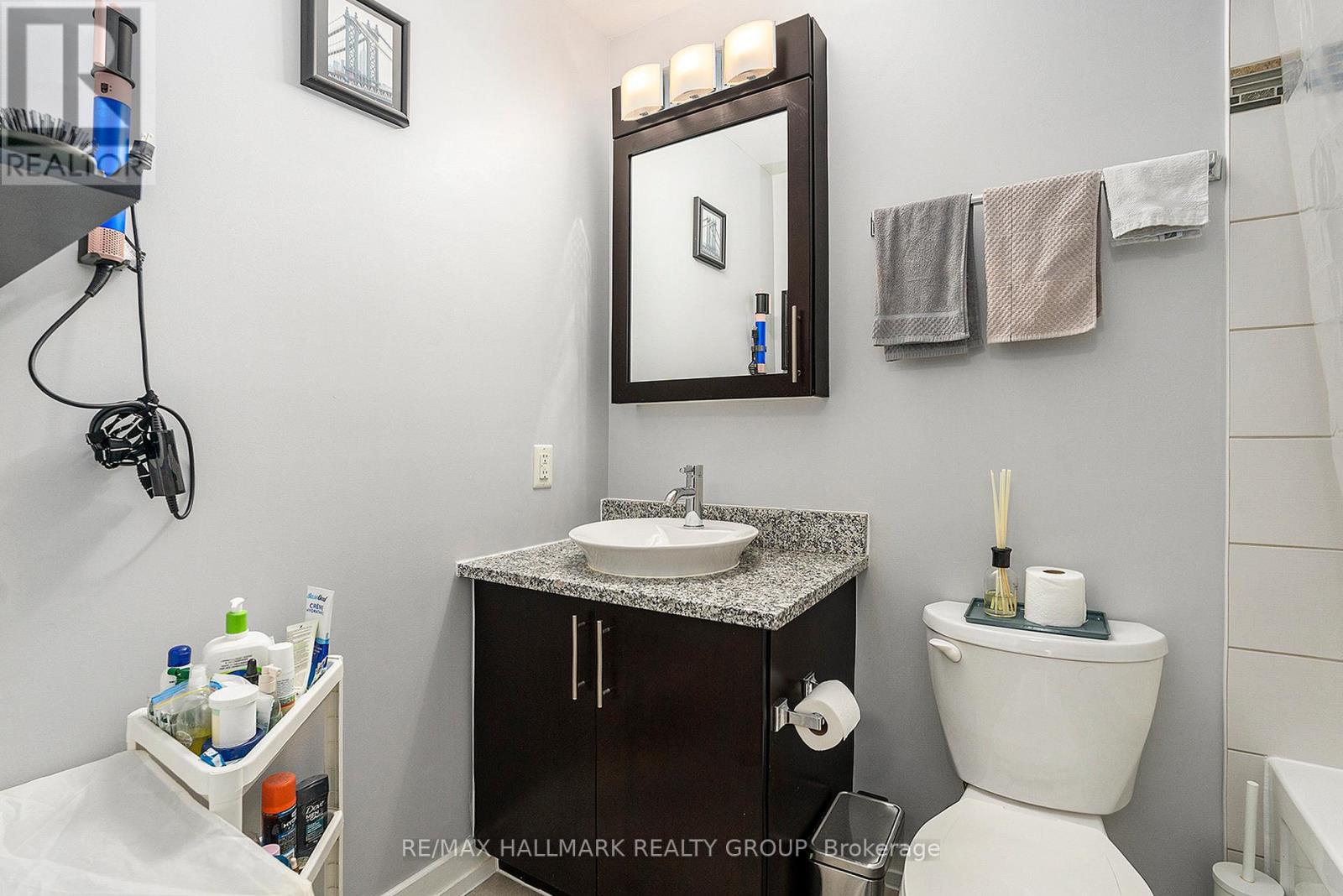 Photo 10 of 1502 40 Nepean Street, Ottawa ON