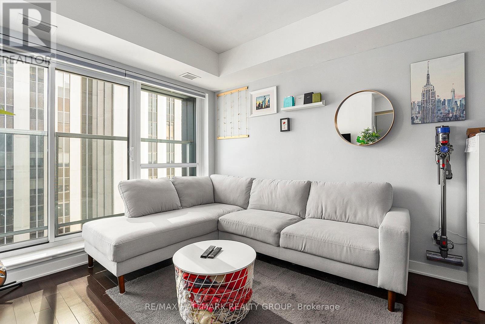 Photo 6 of 1502 40 Nepean Street, Ottawa ON