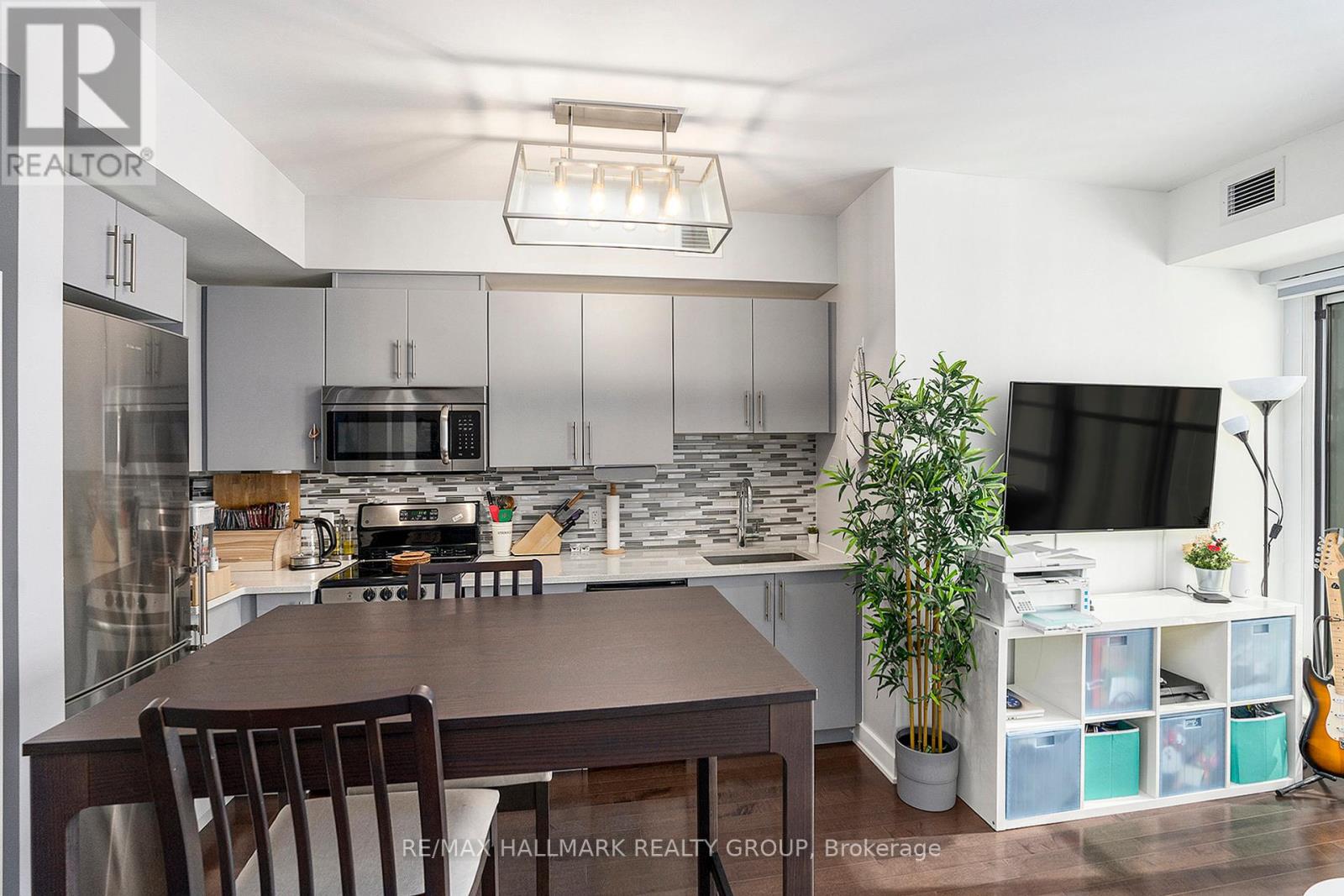 Photo 8 of 1502 40 Nepean Street, Ottawa ON