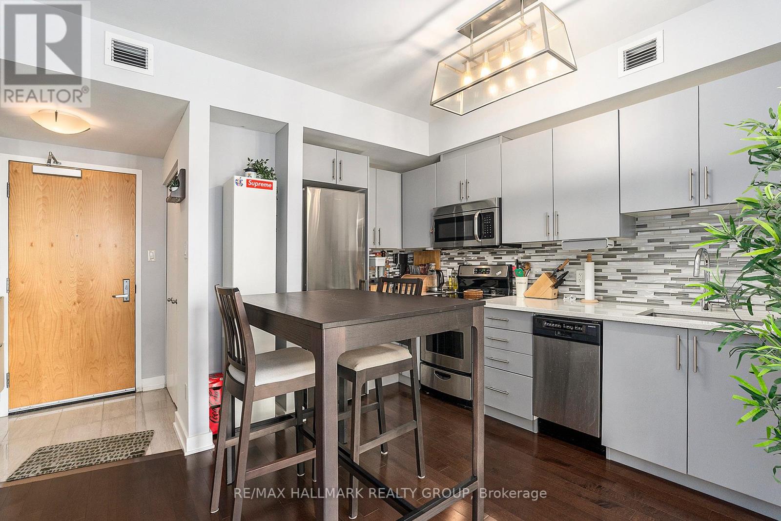 Photo 9 of 1502 40 Nepean Street, Ottawa ON