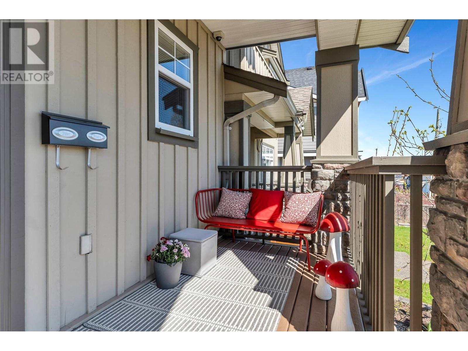 1021 STEWART AVENUE, Coquitlam