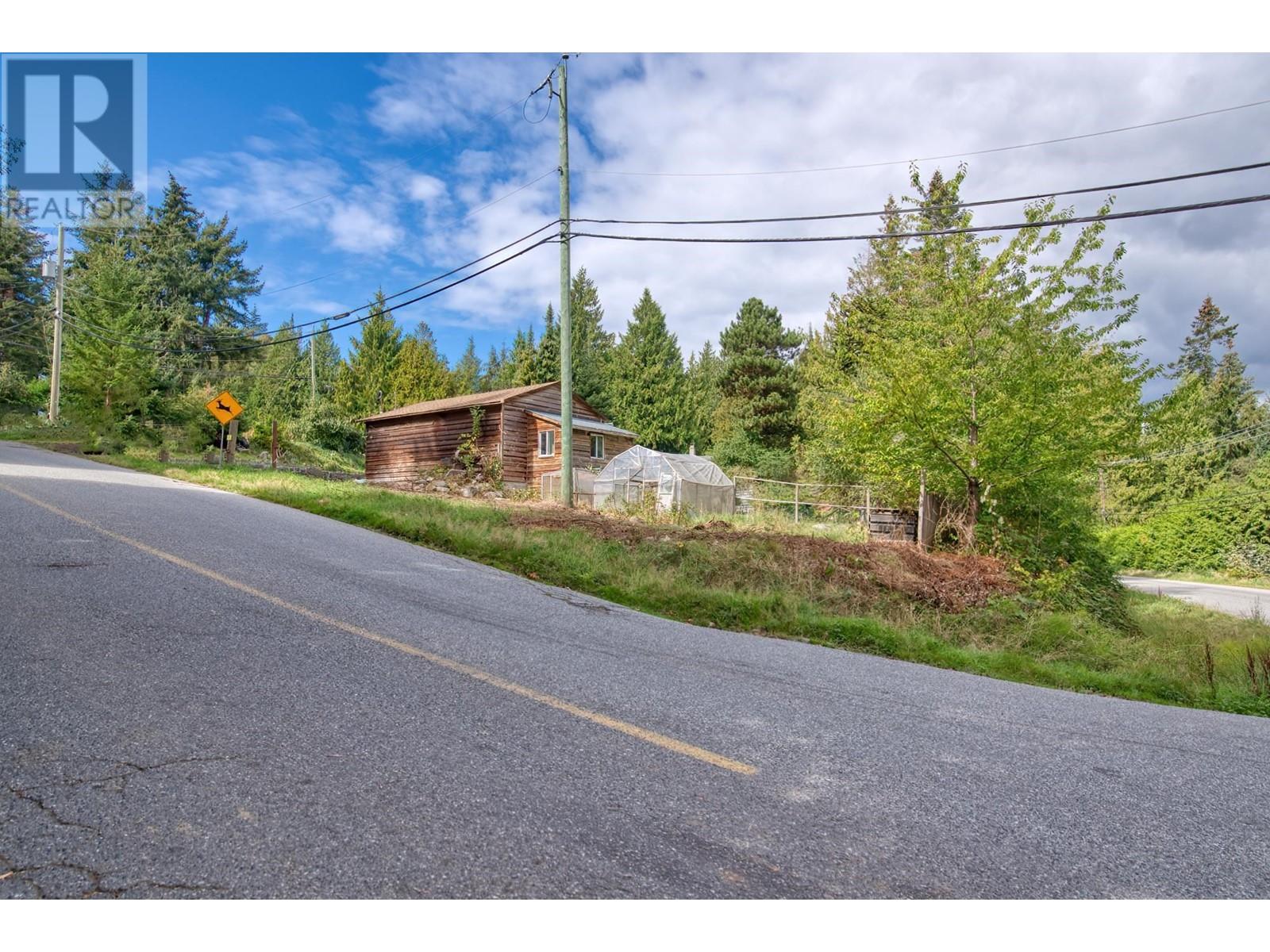 7712 FAWN ROAD, Halfmoon Bay