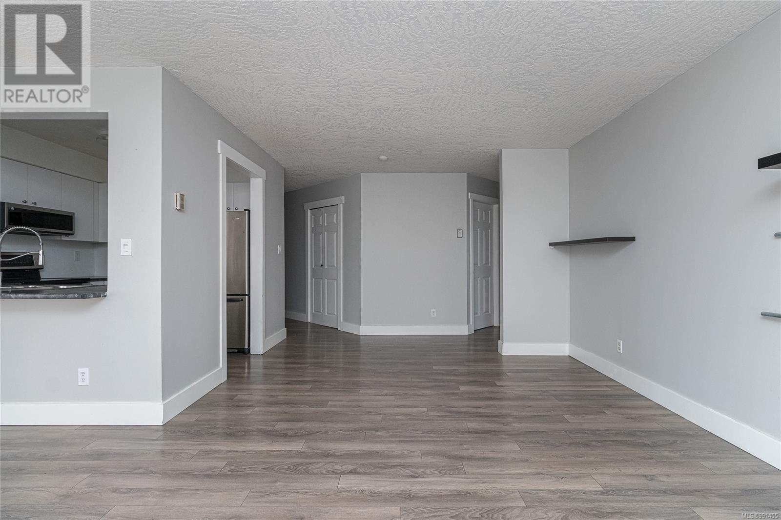 204 832 Fisgard Street, Victoria