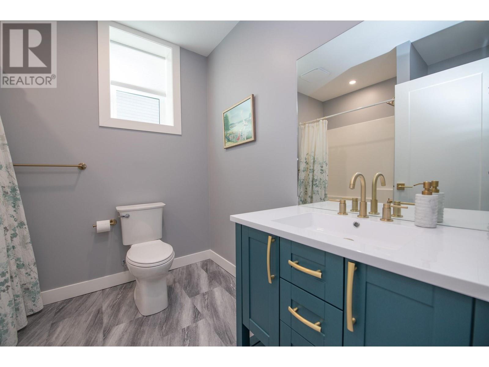  465 4 Street, Vernon