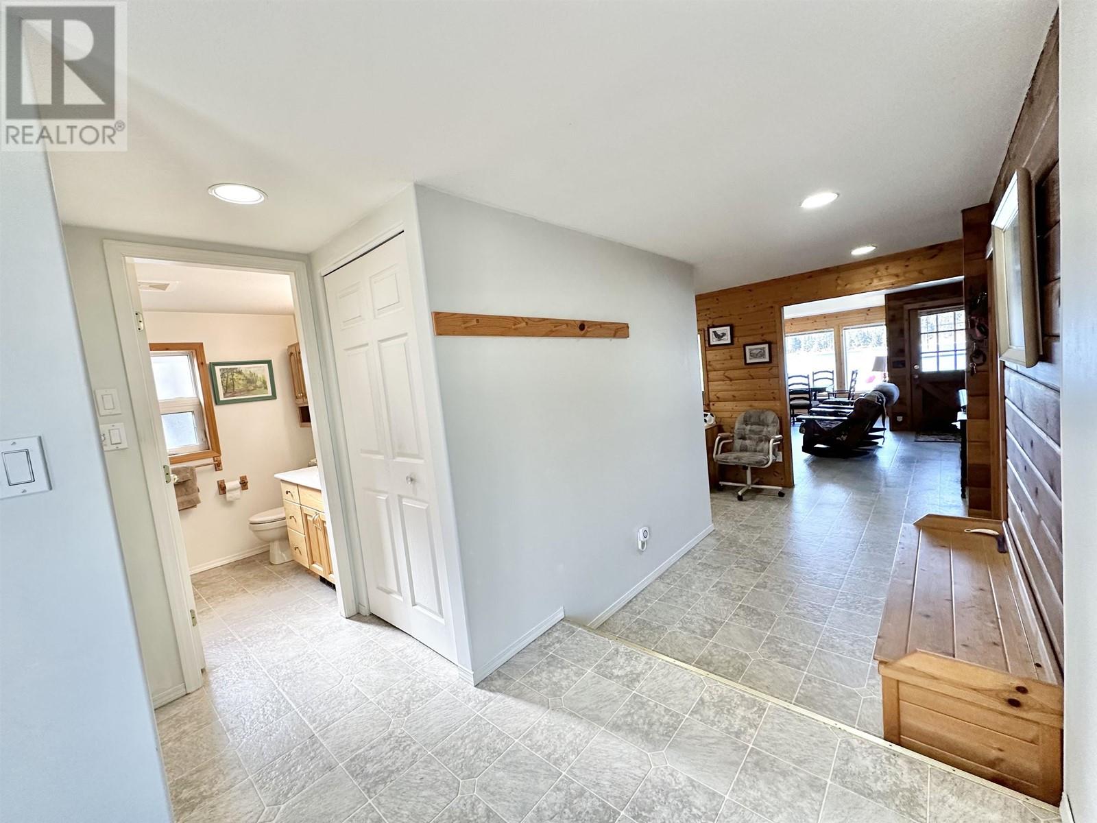 3456 DUNSMUIR ROAD, Lac La Hache
