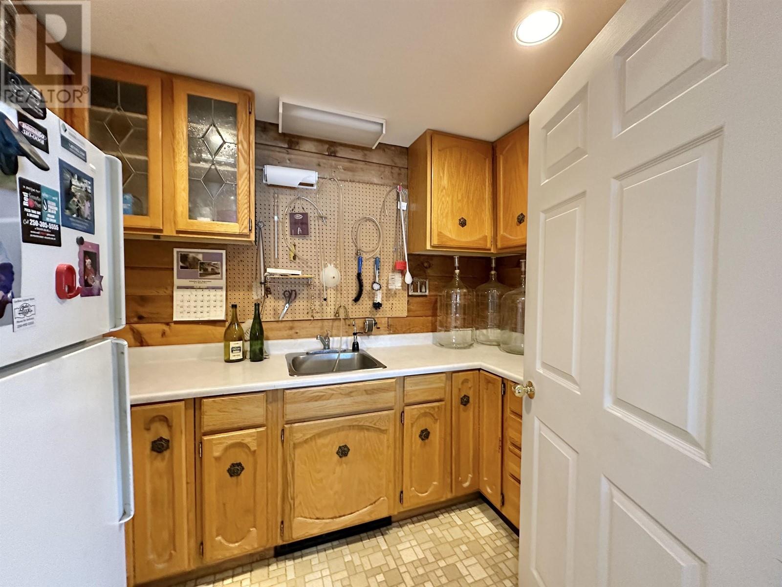 3456 DUNSMUIR ROAD, Lac La Hache