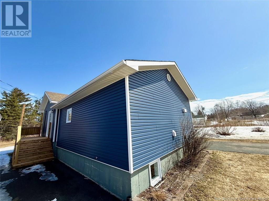 Photo 8 of 108 Rue Des Erables, Saintleolin NB