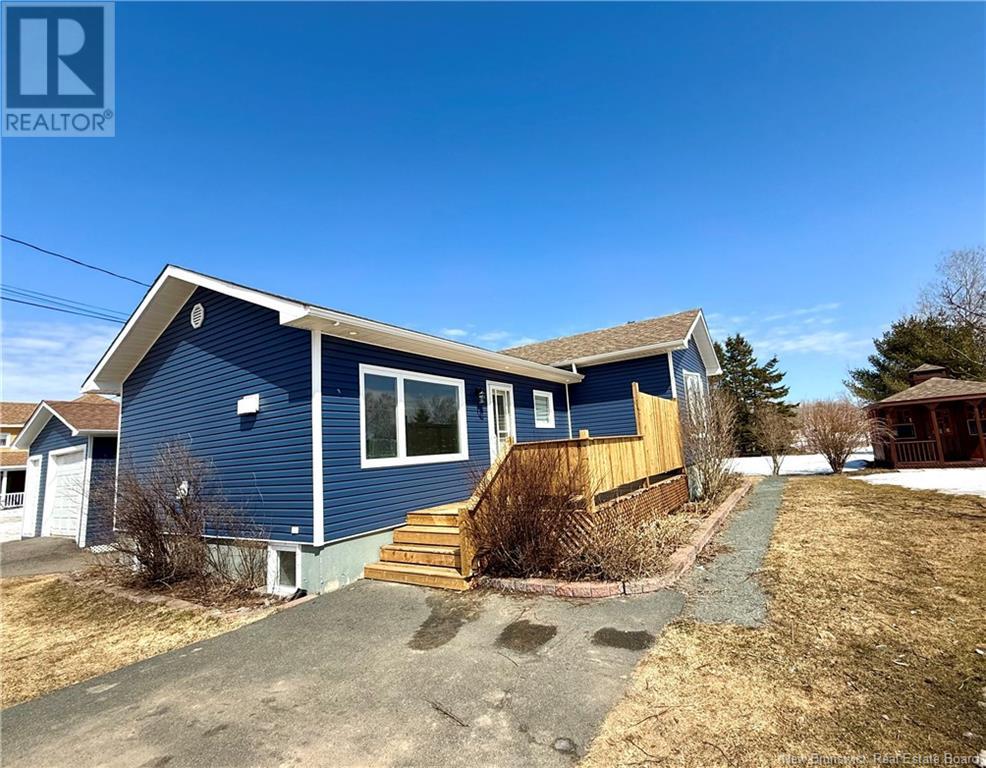 Photo 5 of 108 Rue Des Erables, Saintleolin NB
