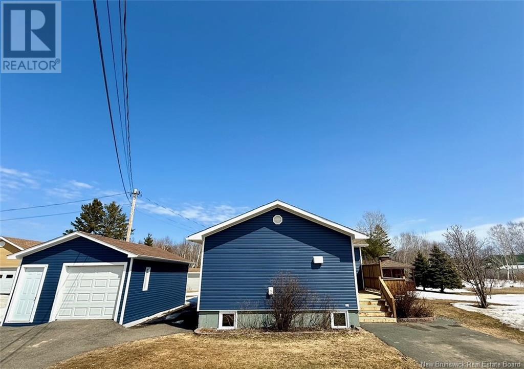 Photo 7 of 108 Rue Des Erables, Saintleolin NB