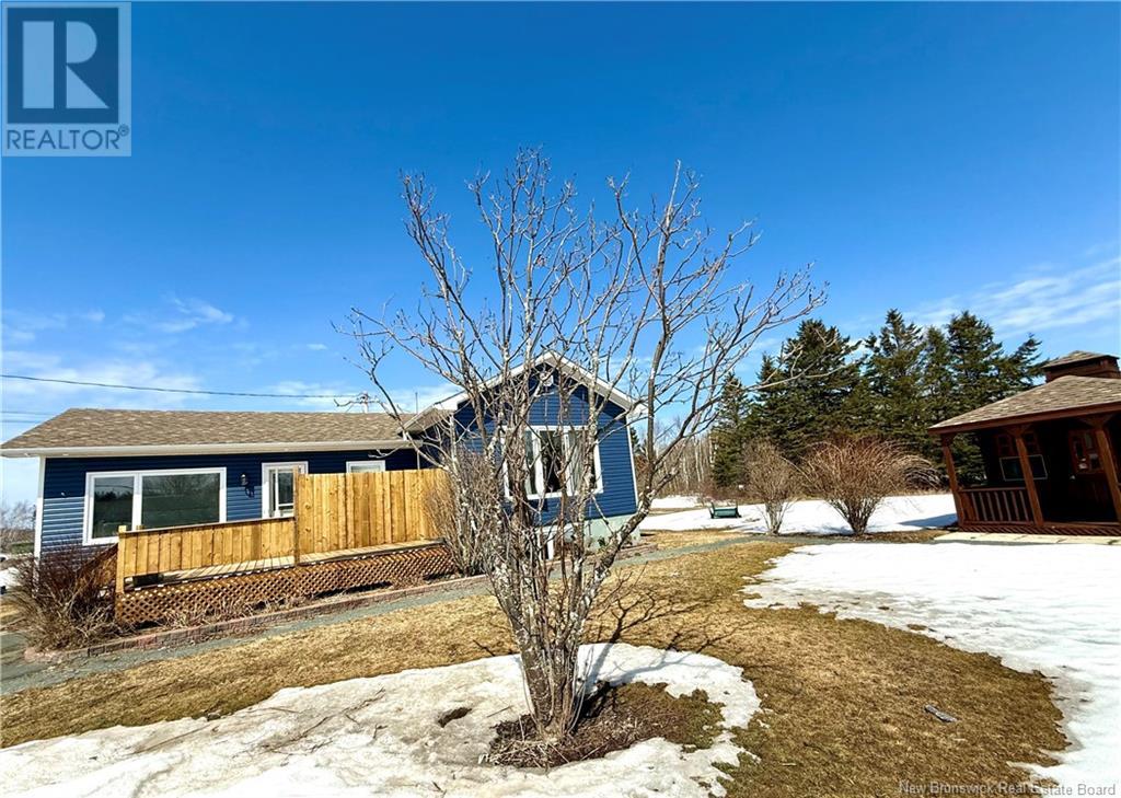 Photo 2 of 108 Rue Des Erables, Saintleolin NB