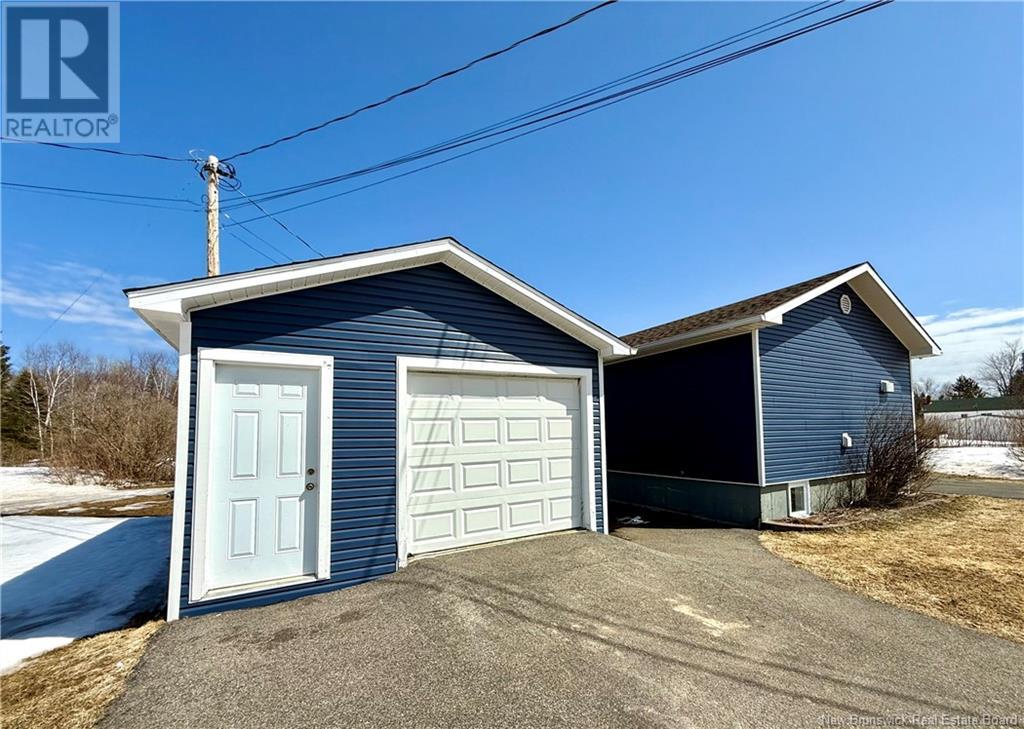 Photo 13 of 108 Rue Des Erables, Saintleolin NB