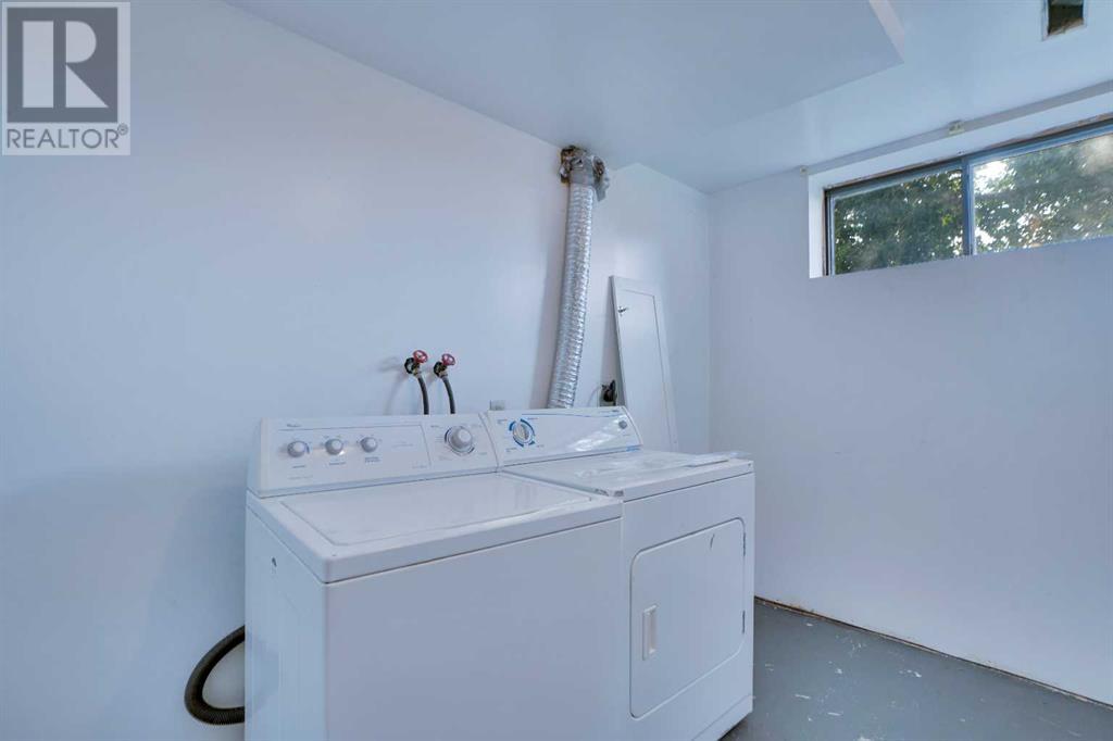 Single Family House Bi-level for Sale in  Falbury Crescent NE Falconridge Calgary 
