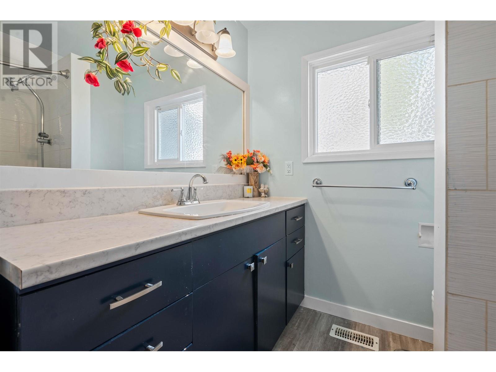 Photo 9 of 12171 221 Street, Maple Ridge BC